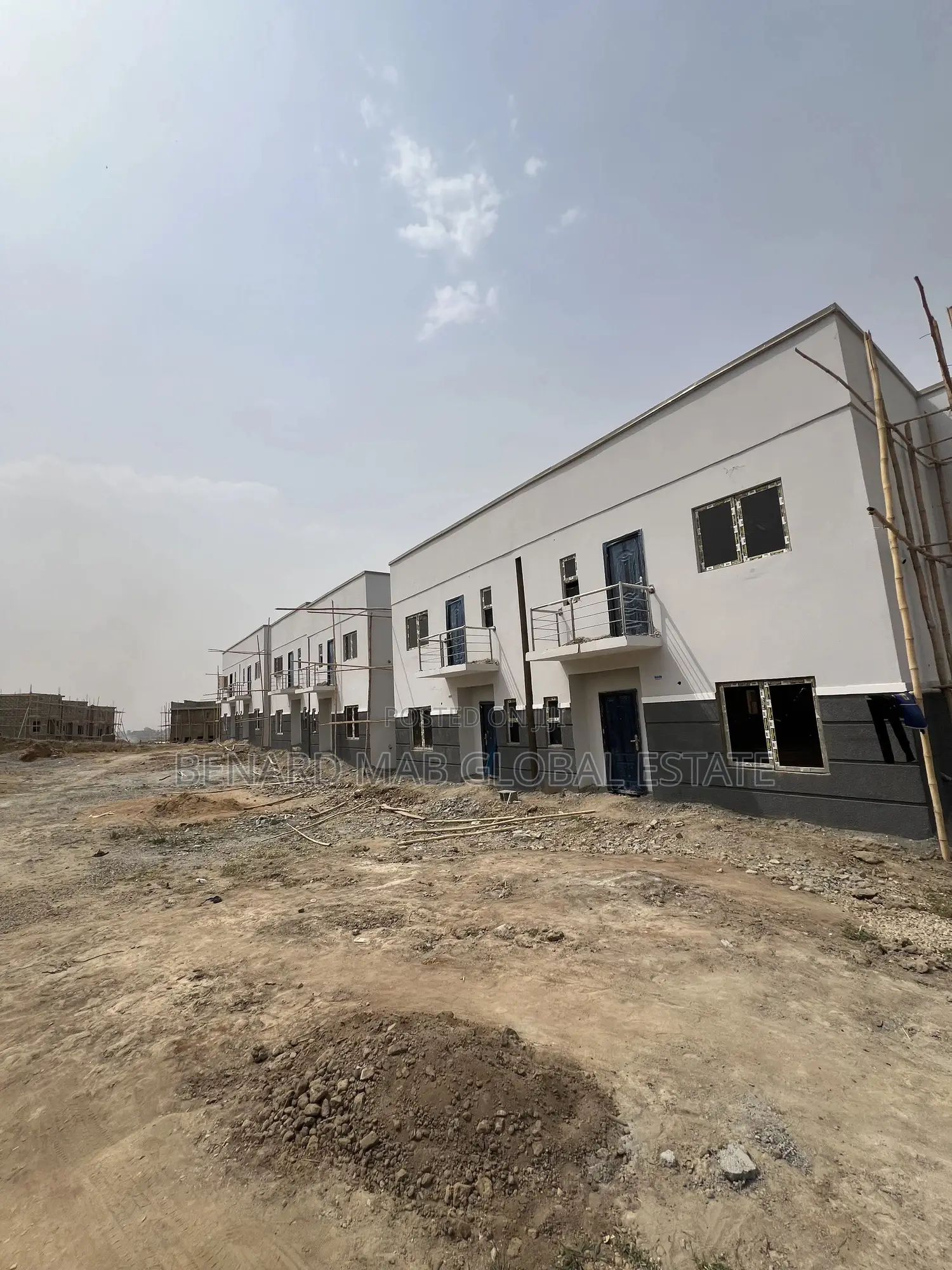 4bdrm Duplex in Mab Gobal Estate, Life Camp for sale