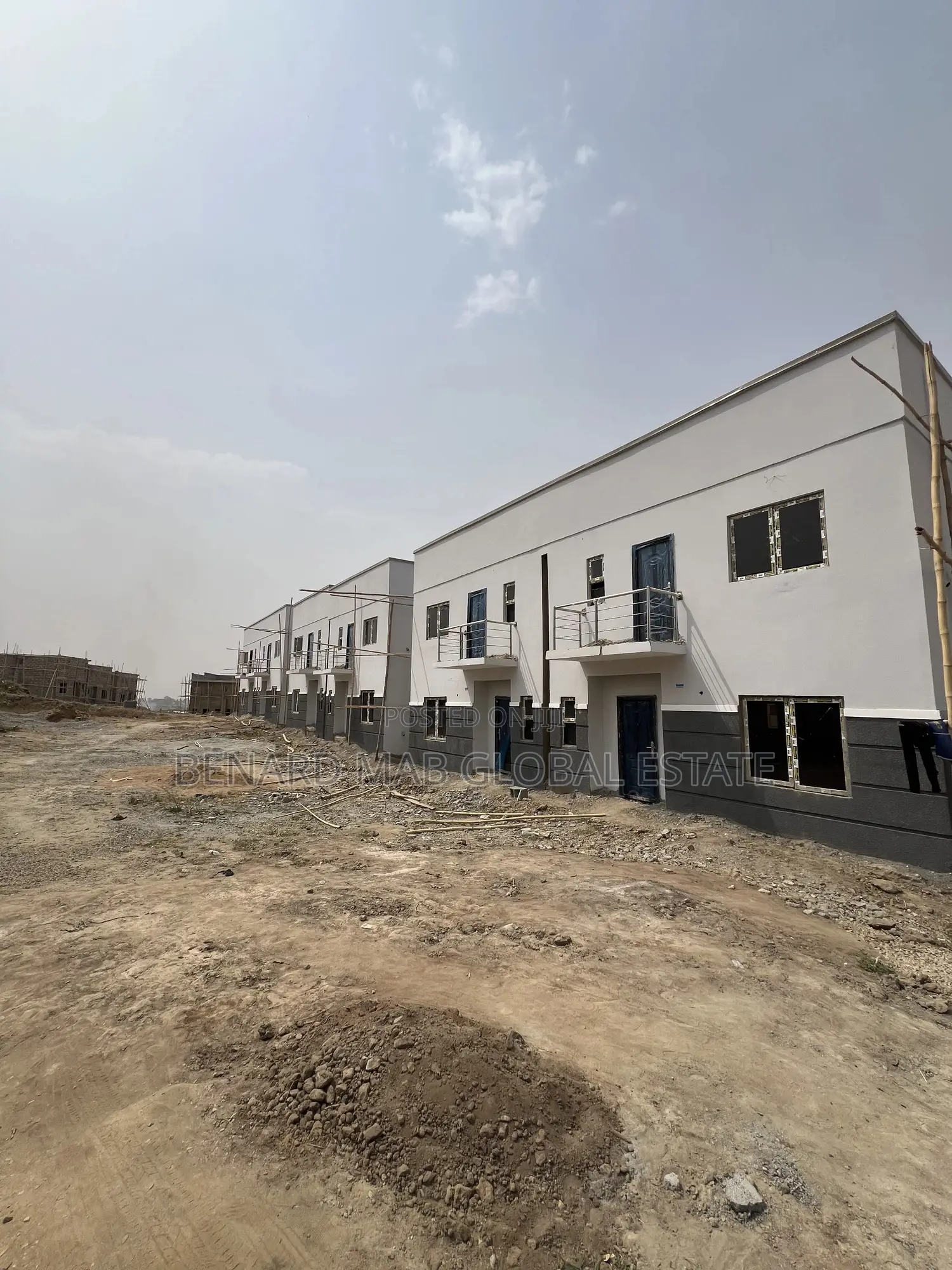 4bdrm Duplex in Mab Gobal Estate, Life Camp for sale