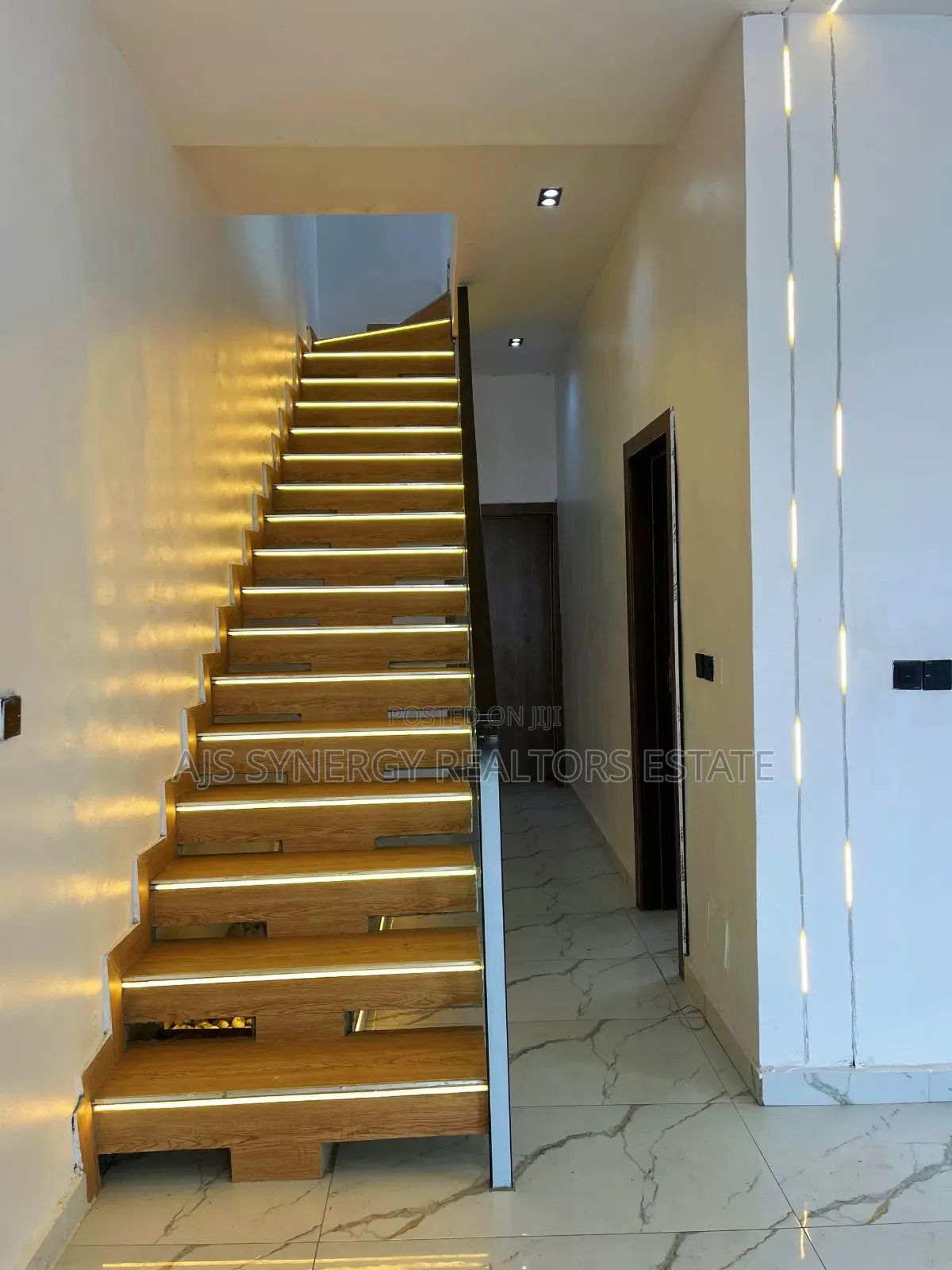 4bdrm Duplex in Ikota for sale