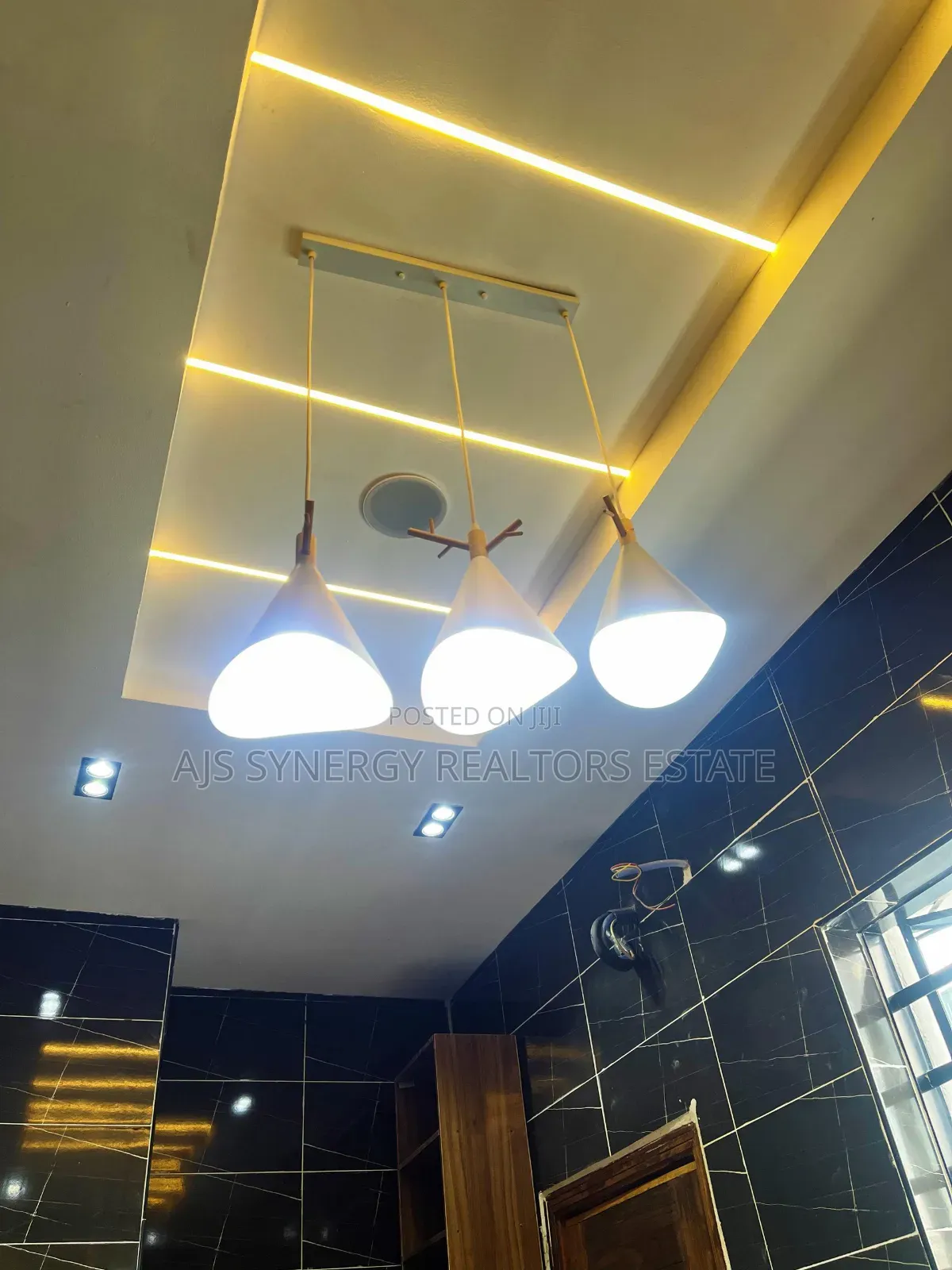 4bdrm Duplex in Ikota for sale