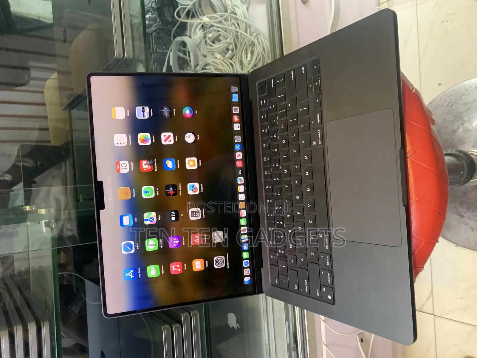 Laptop Apple MacBook Pro 2023 M3 Pro 18GB Apple M3 SSD 512GB
