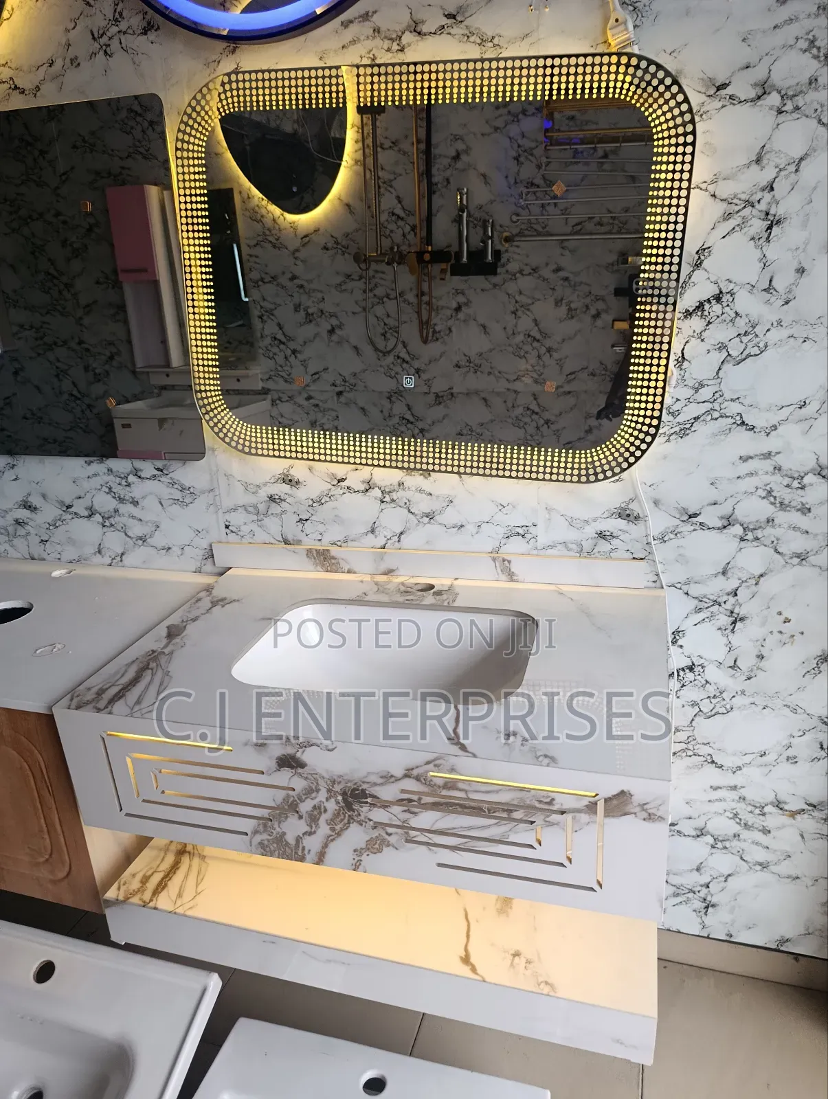 Single Cabinet Wash Hand Basin With Mirror Lights