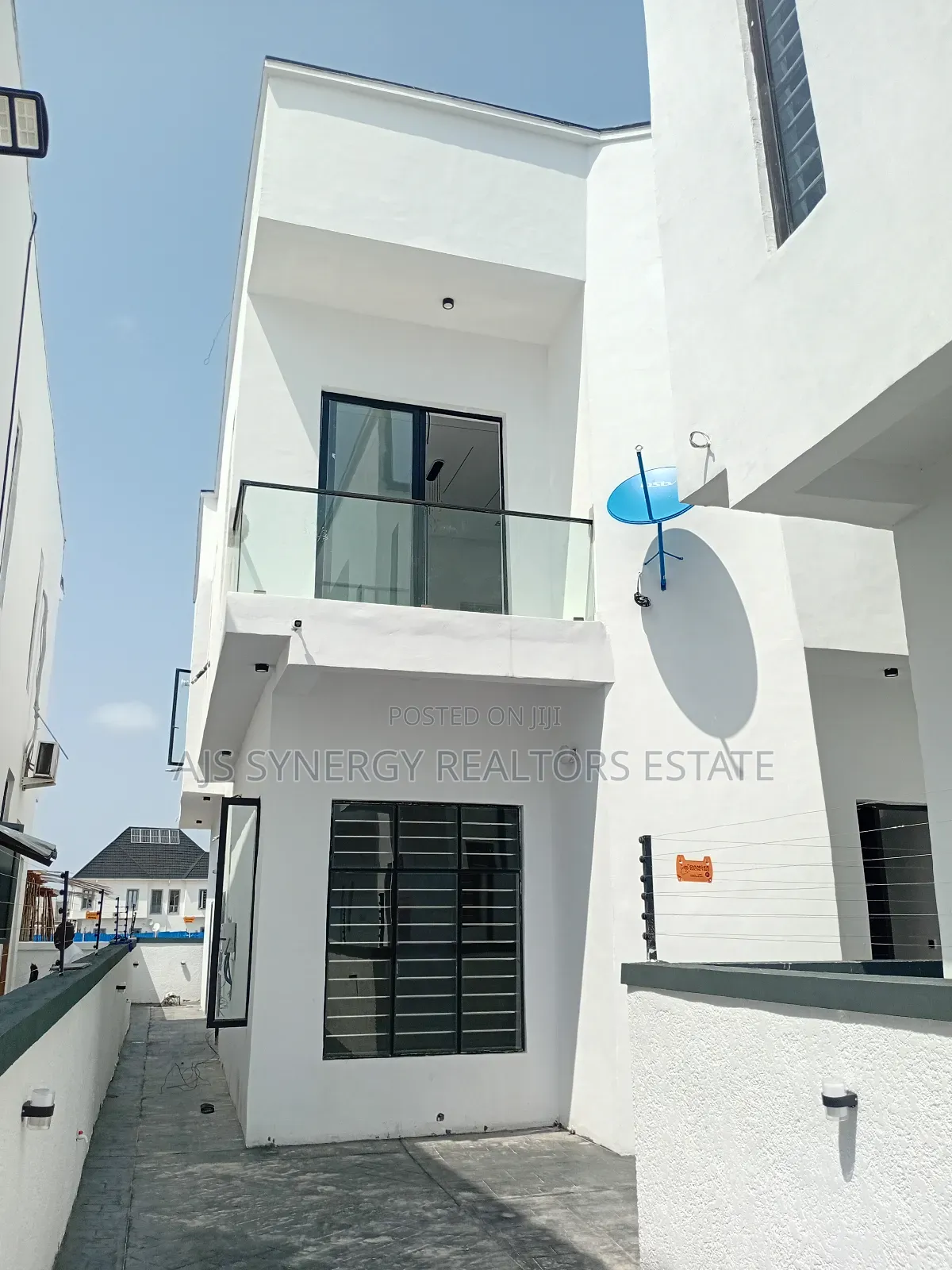 4bdrm Duplex in Ikota for sale