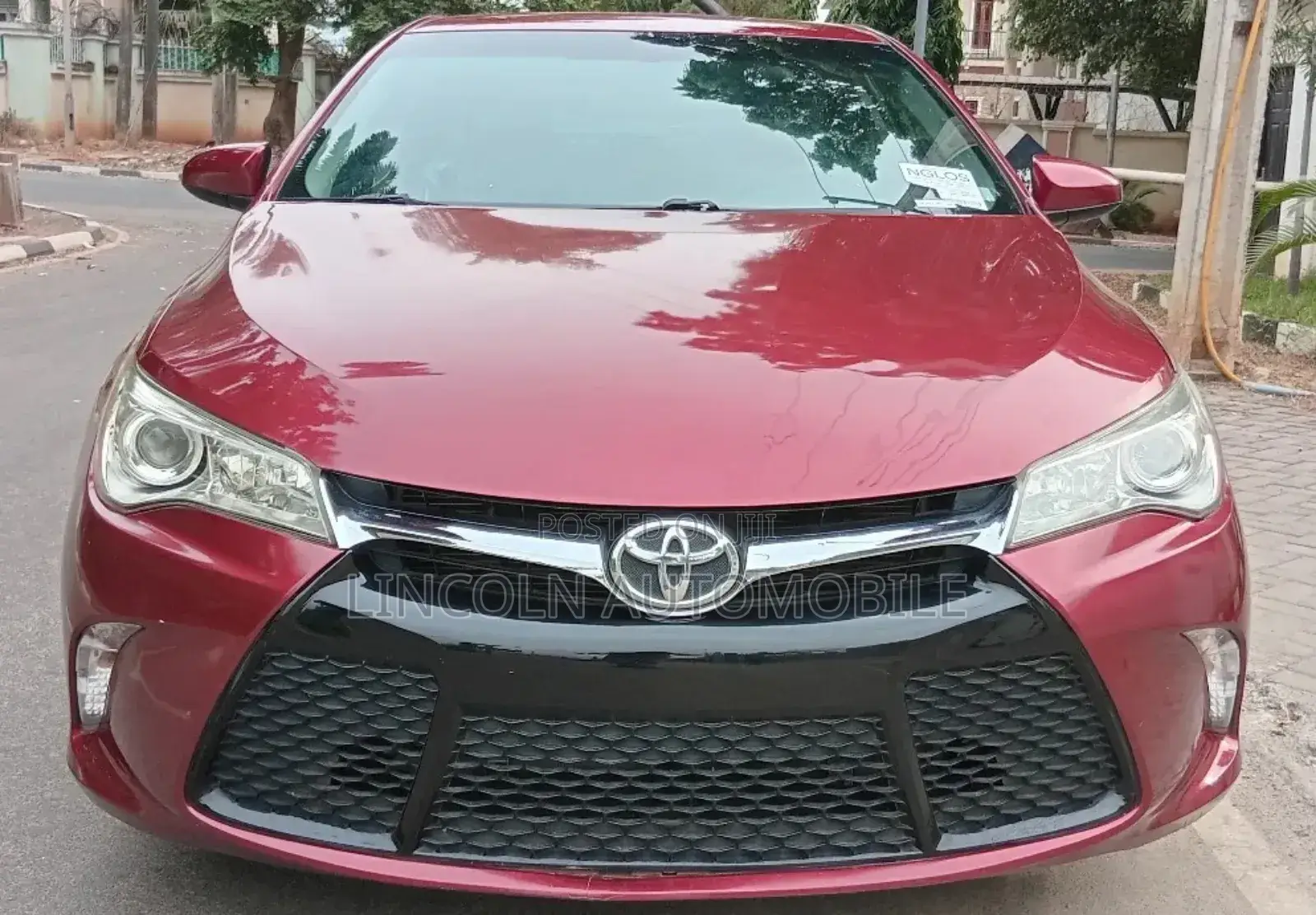 Toyota Camry SE 4dr Sedan (2.5L 4cyl 6A) 2015 Red