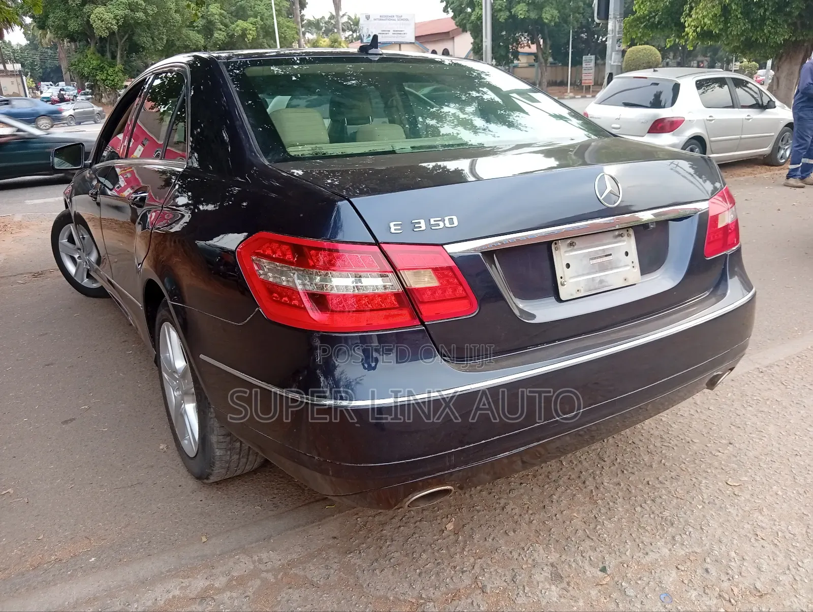 Mercedes-Benz E350 2011 Blue