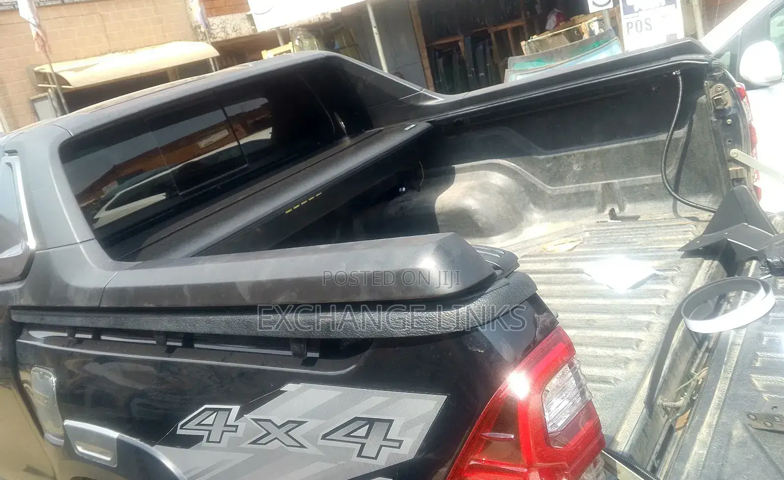 Toyota Hilux Booth Cover