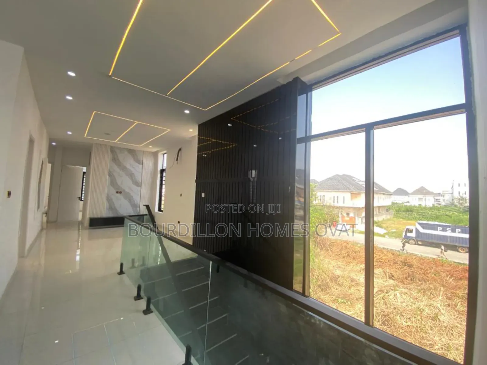 5bdrm Duplex in Chevron Toll Gate for sale