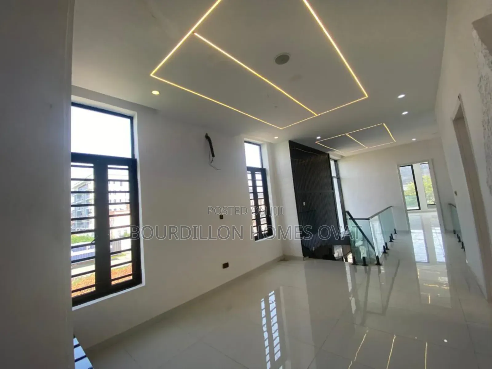 5bdrm Duplex in Chevron Toll Gate for sale