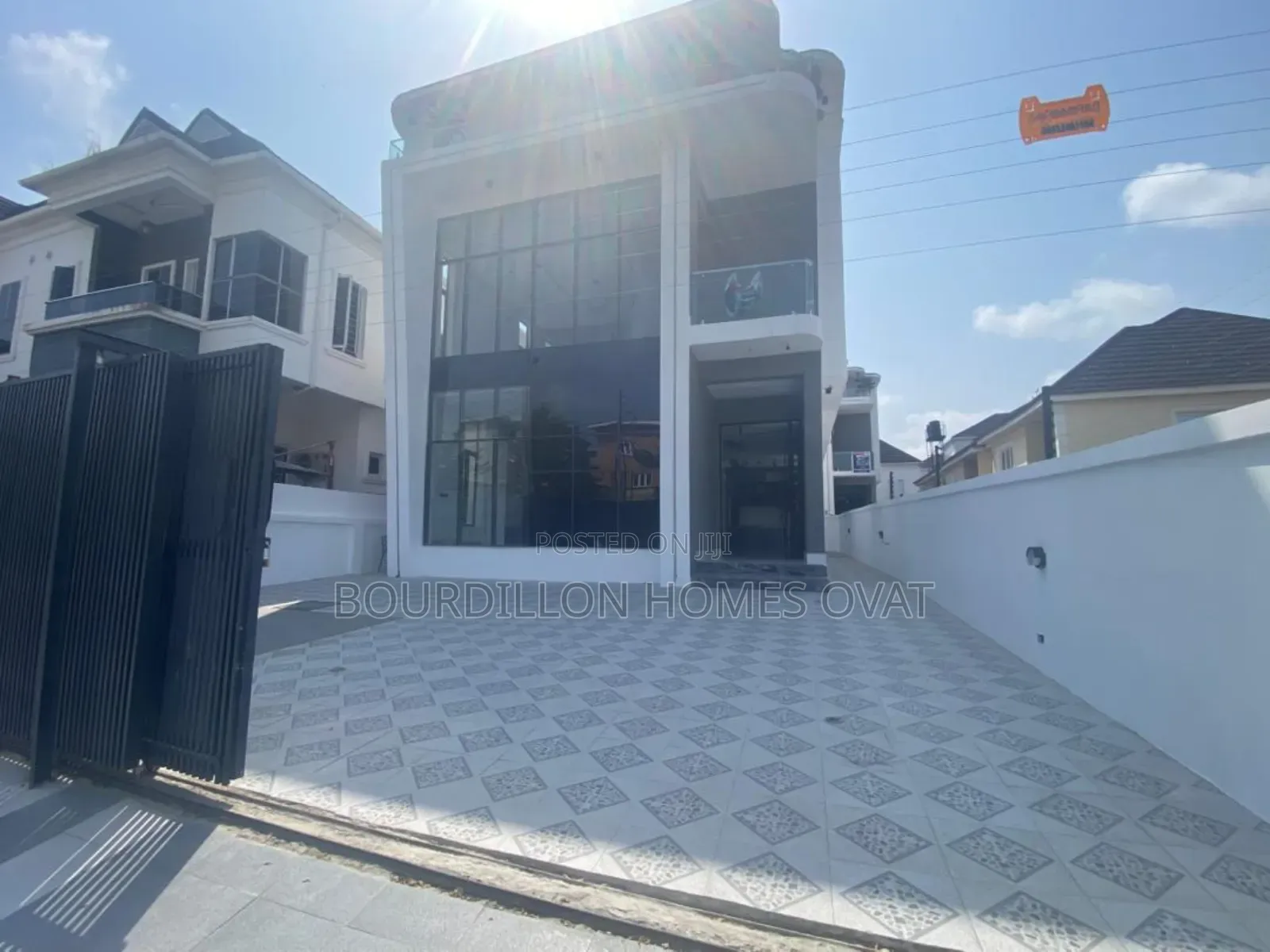 5bdrm Duplex in Chevron Toll Gate for sale