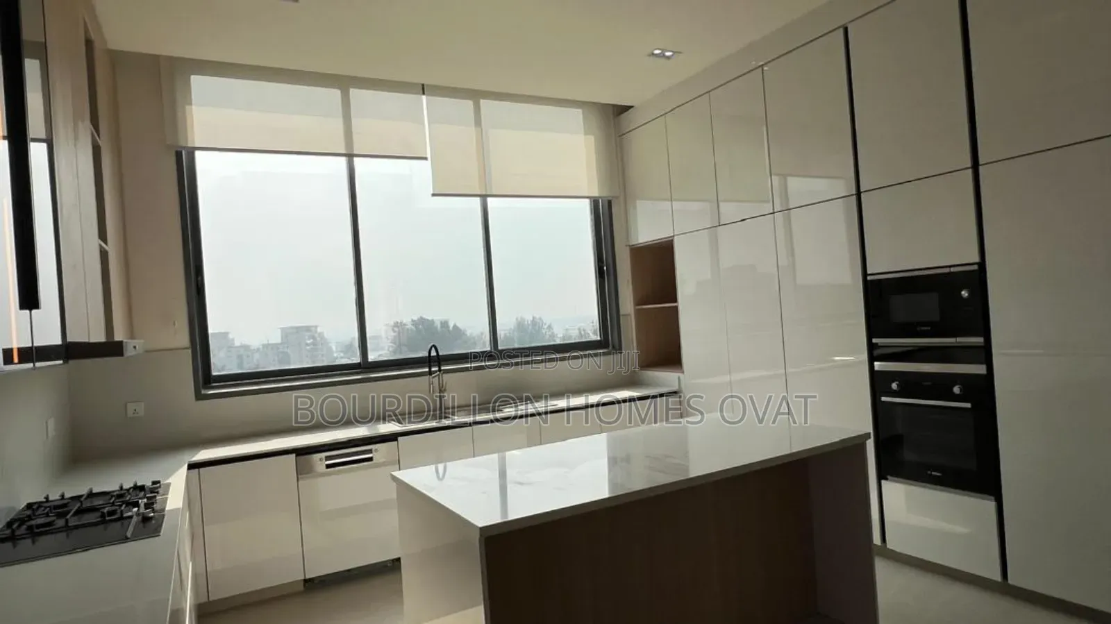 3bdrm Apartment in Banana Island Lagos for sale
