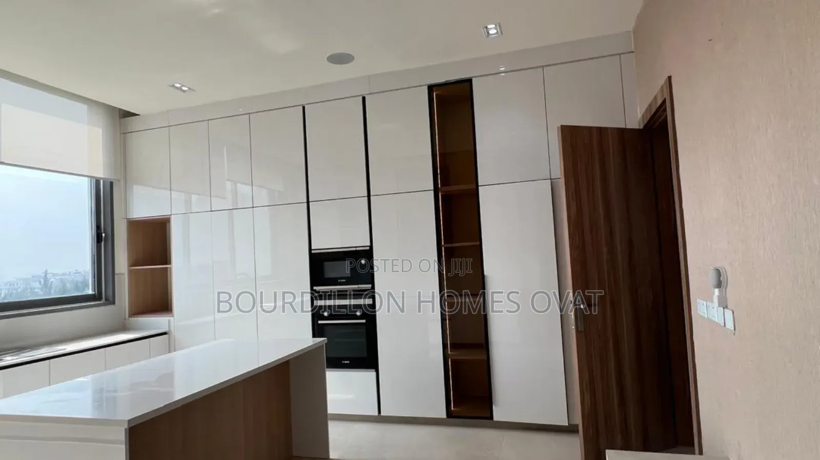 3bdrm Apartment in Banana Island Lagos for sale