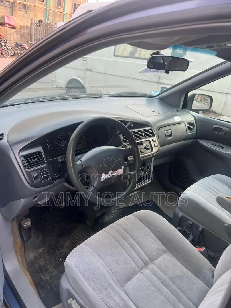 Toyota Sienna 2000 Blue