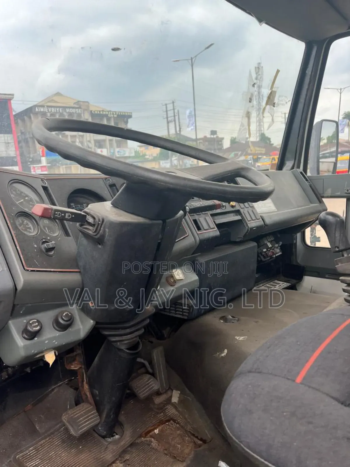 Ford Rigid Truck - 6 Cylinders - Manual Injector - Foreign Use