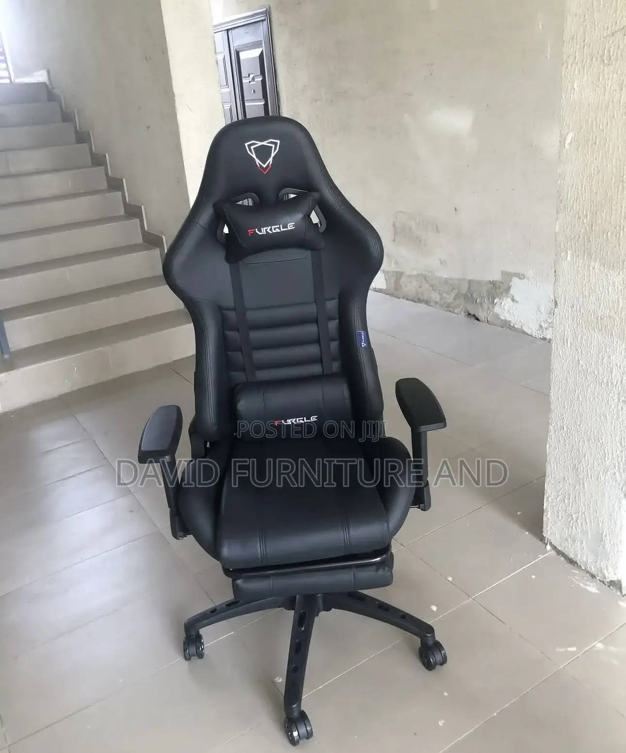 Sophisticated Game Chair