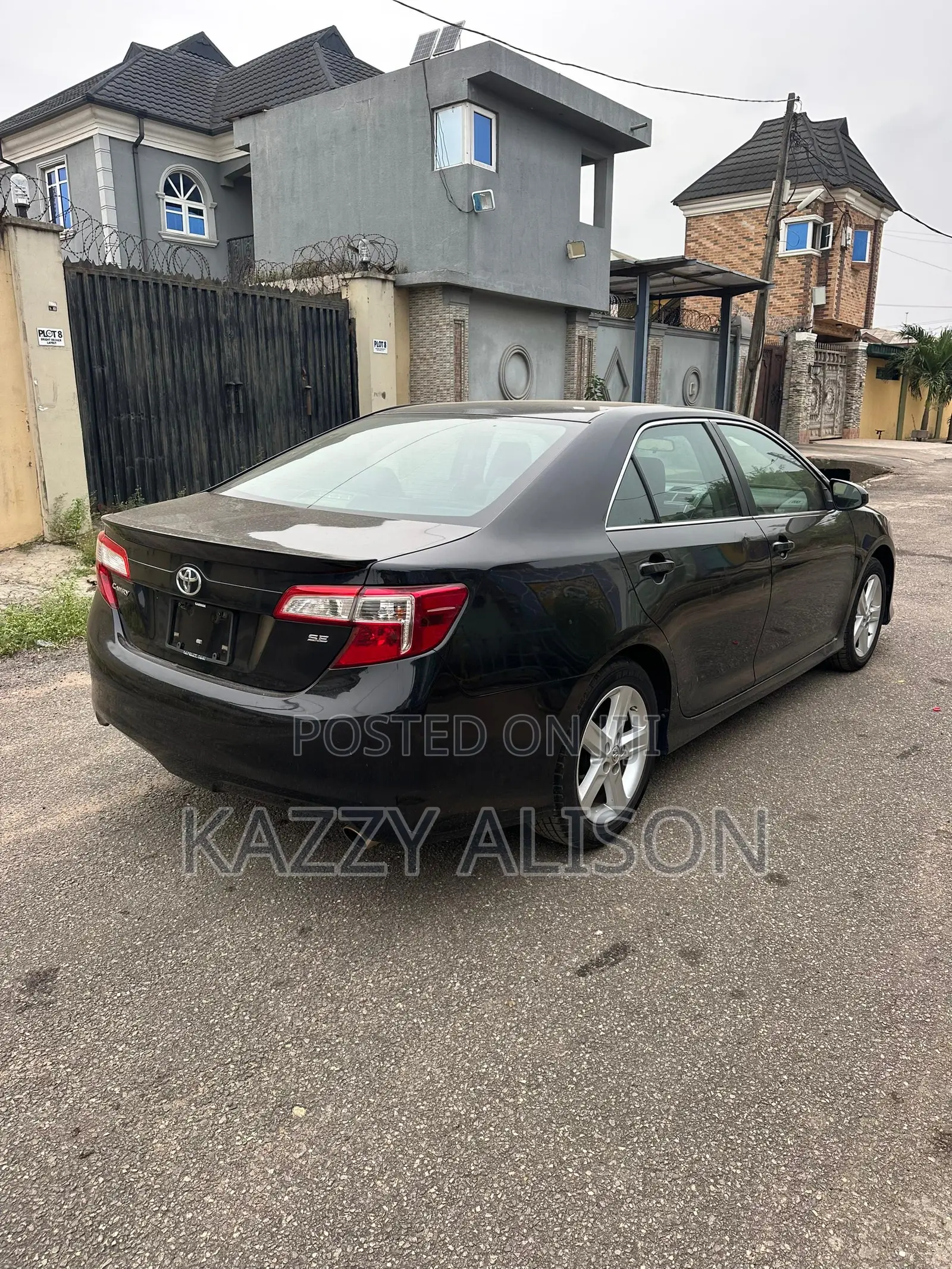 Toyota Camry SE Sport 4dr Sedan w/Prod. End 11/13 (2.5L 4cyl 6A) 2014