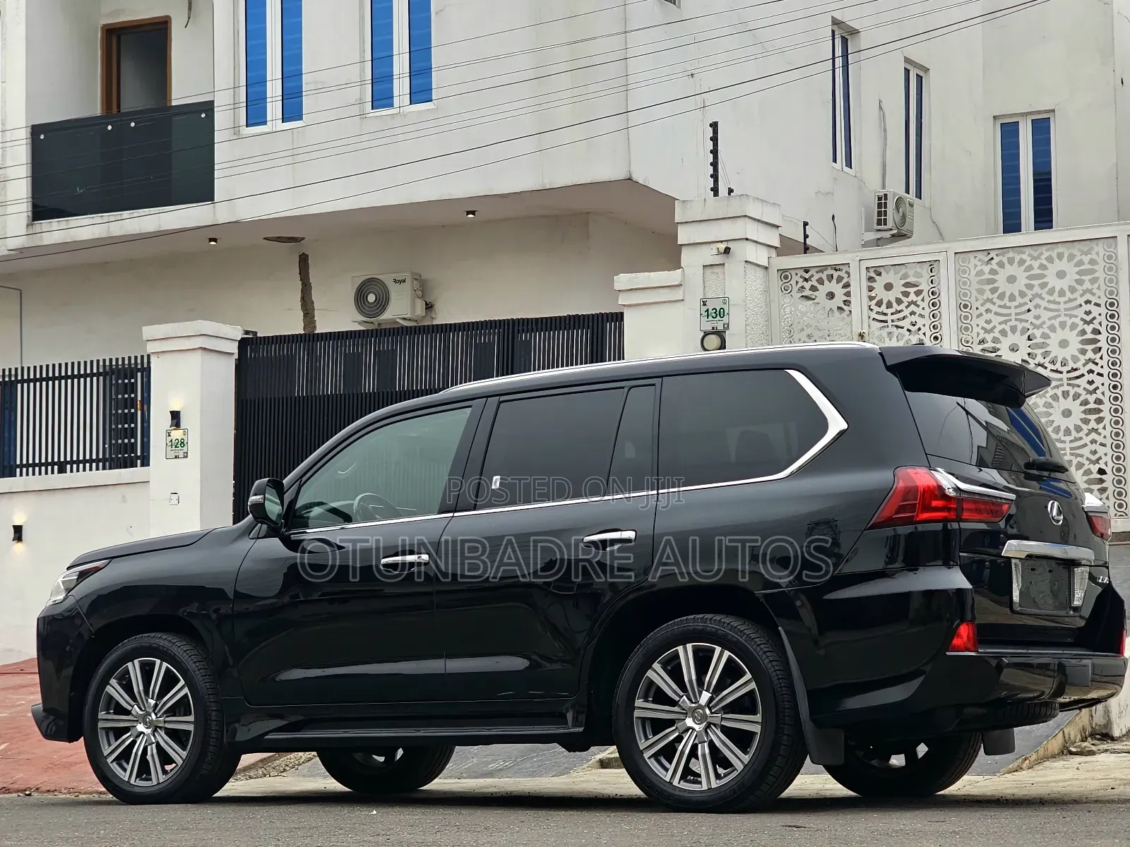 Lexus LX 570 AWD 2016 Black