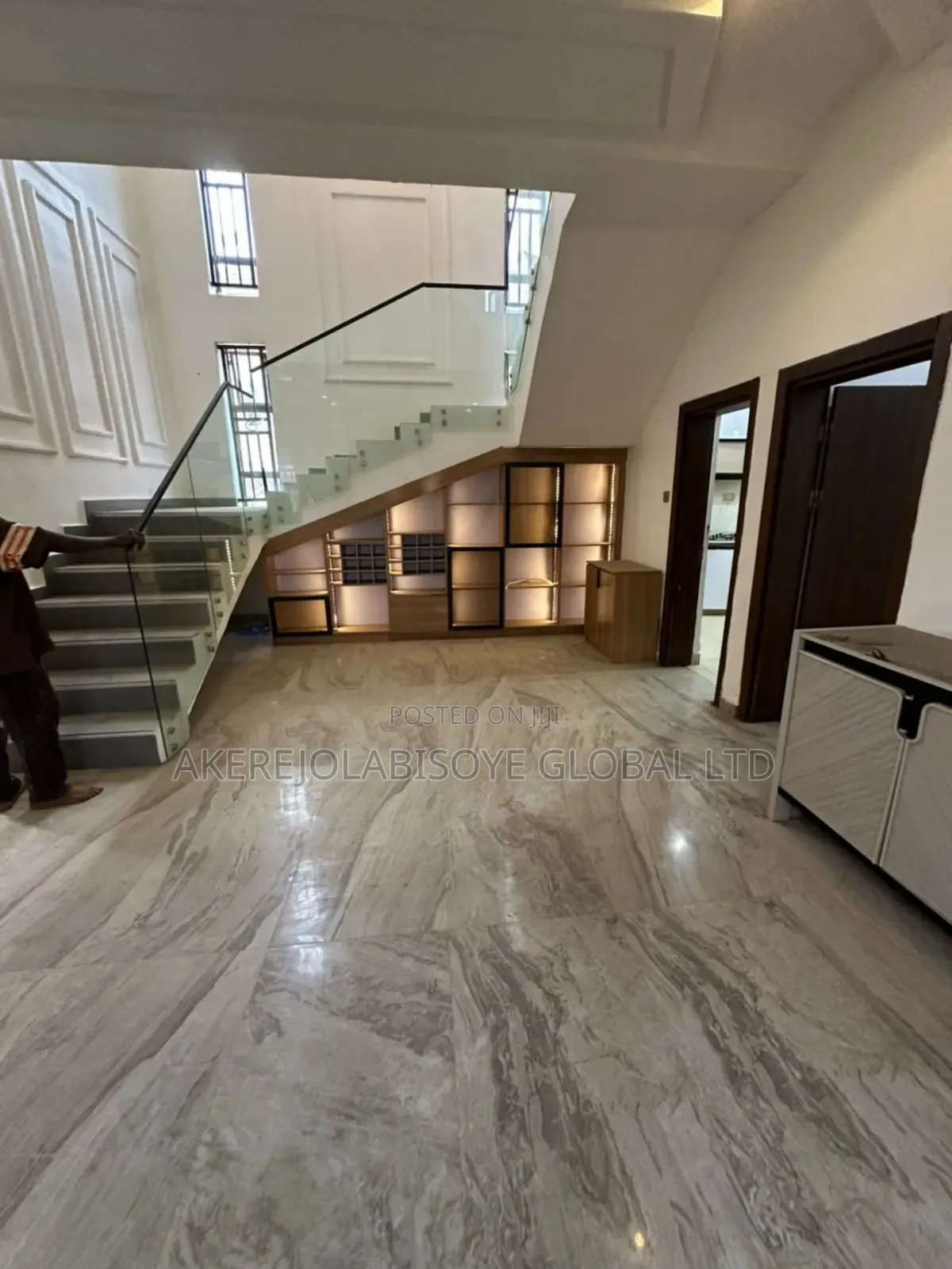 4bdrm Duplex in In An Estate for rent