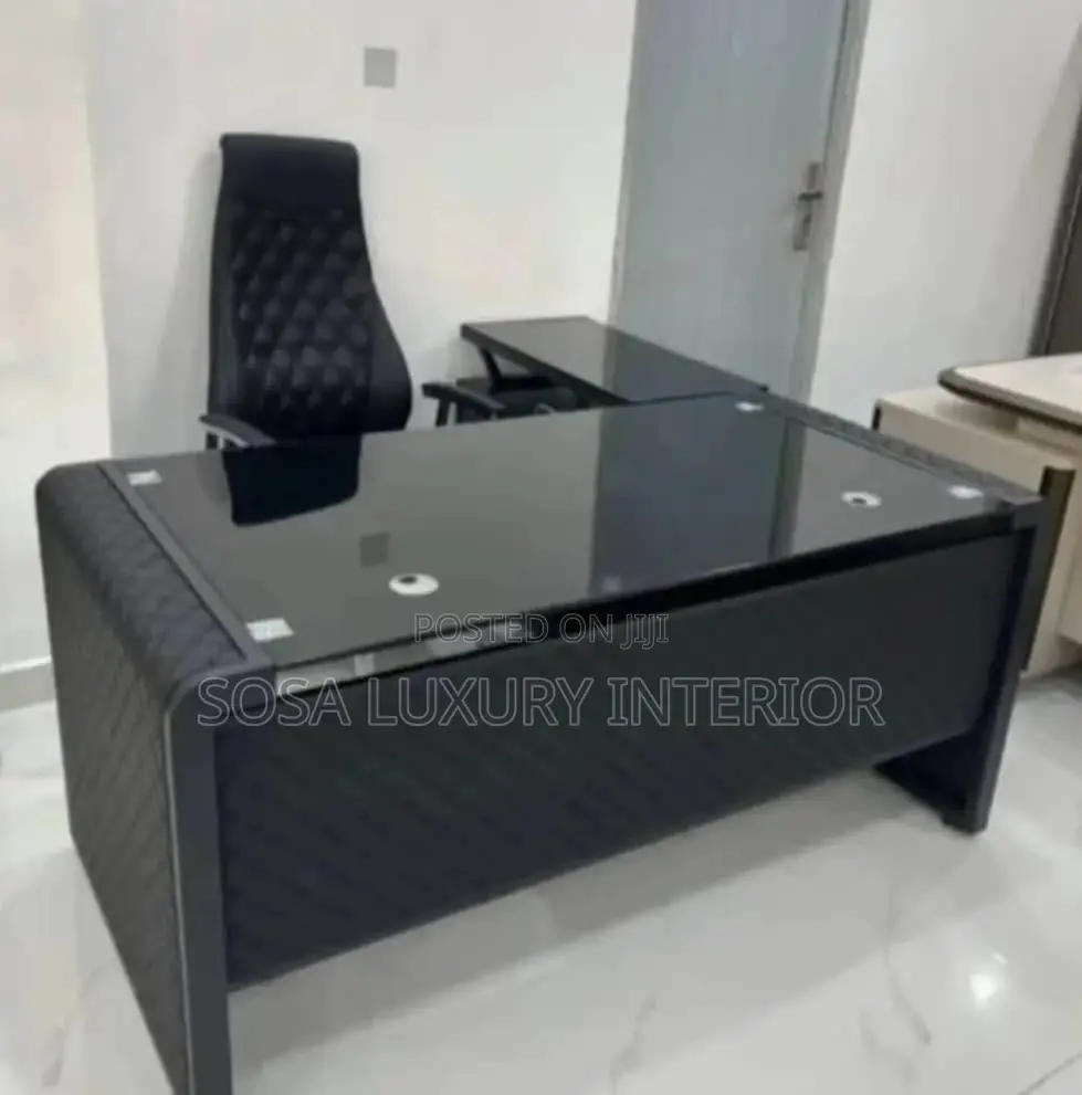 Modern Glass Office Table for Executive Use
