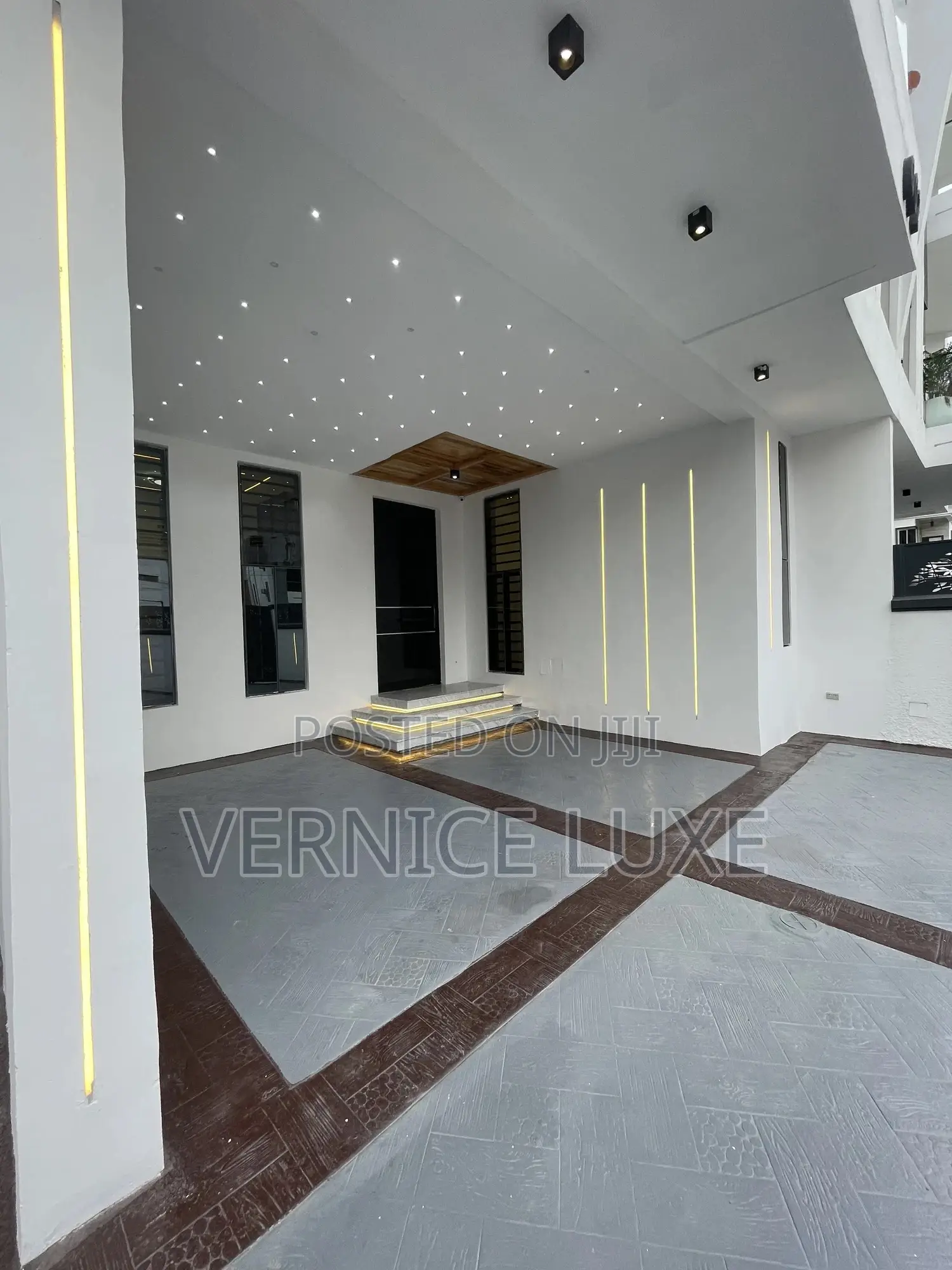 4bdrm Duplex in Idado for sale