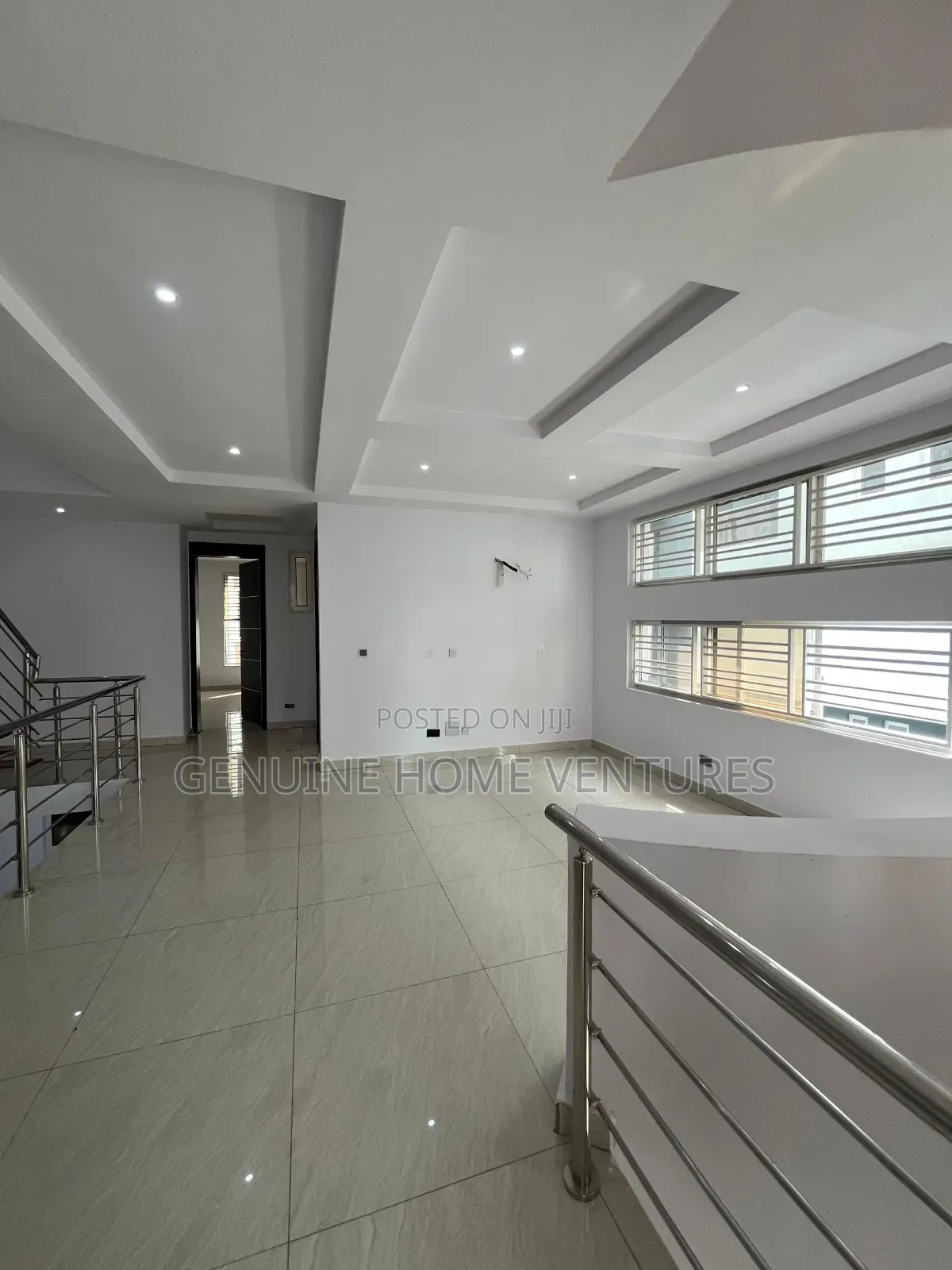 5bdrm Duplex in Osapa London for sale