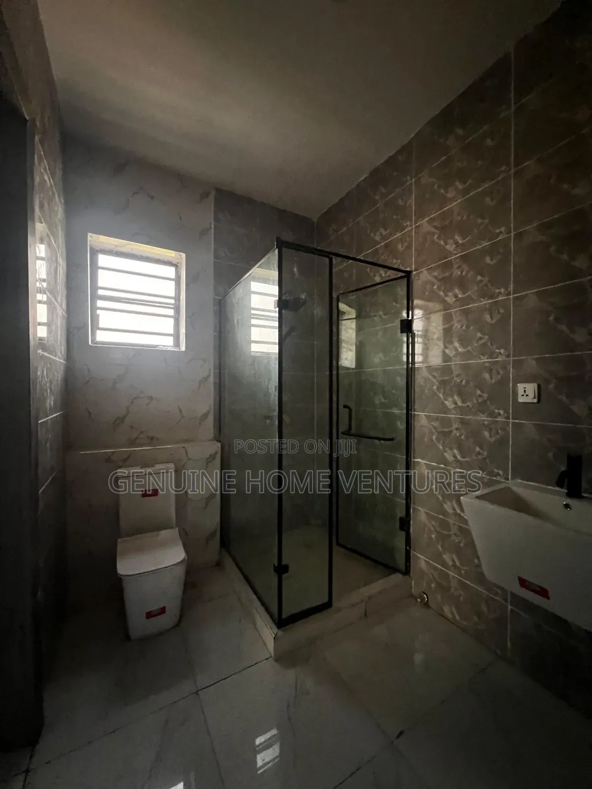 5bdrm Duplex in Ikate for sale