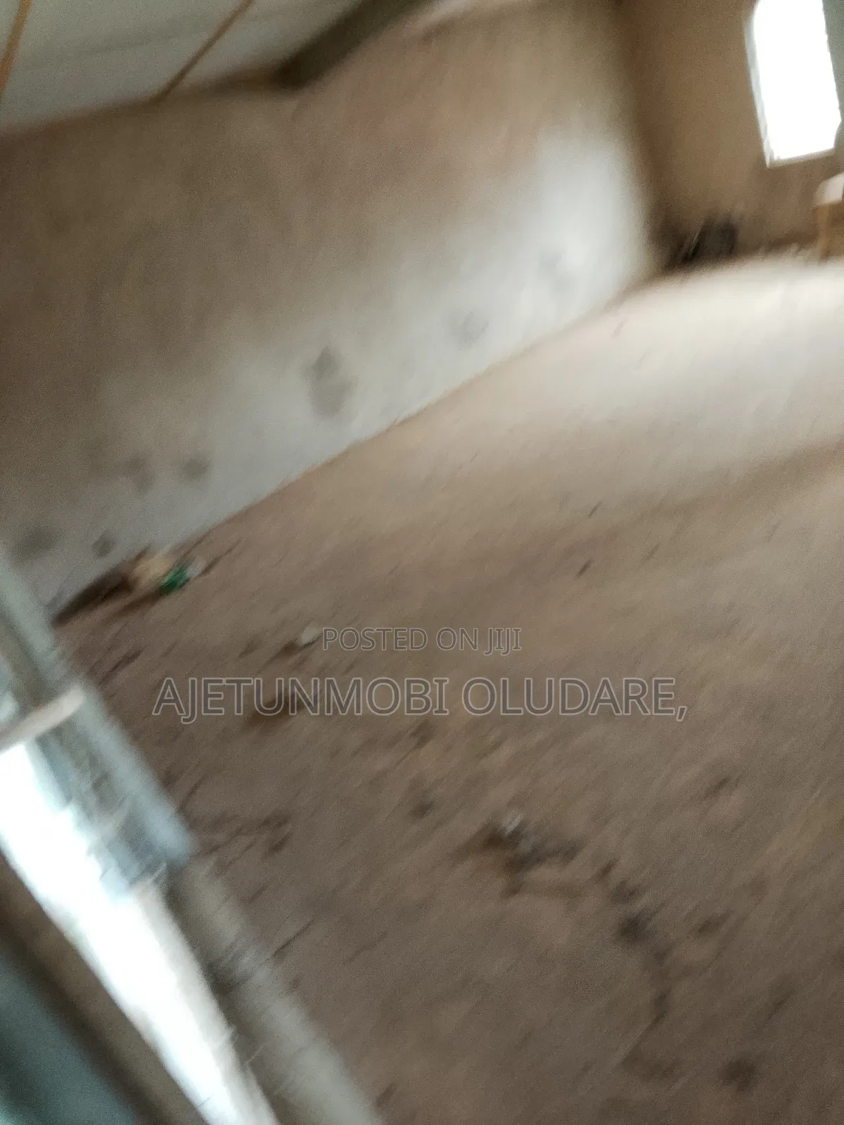 16bdrm Block of Flats in Isinkan Arakale Road for sale