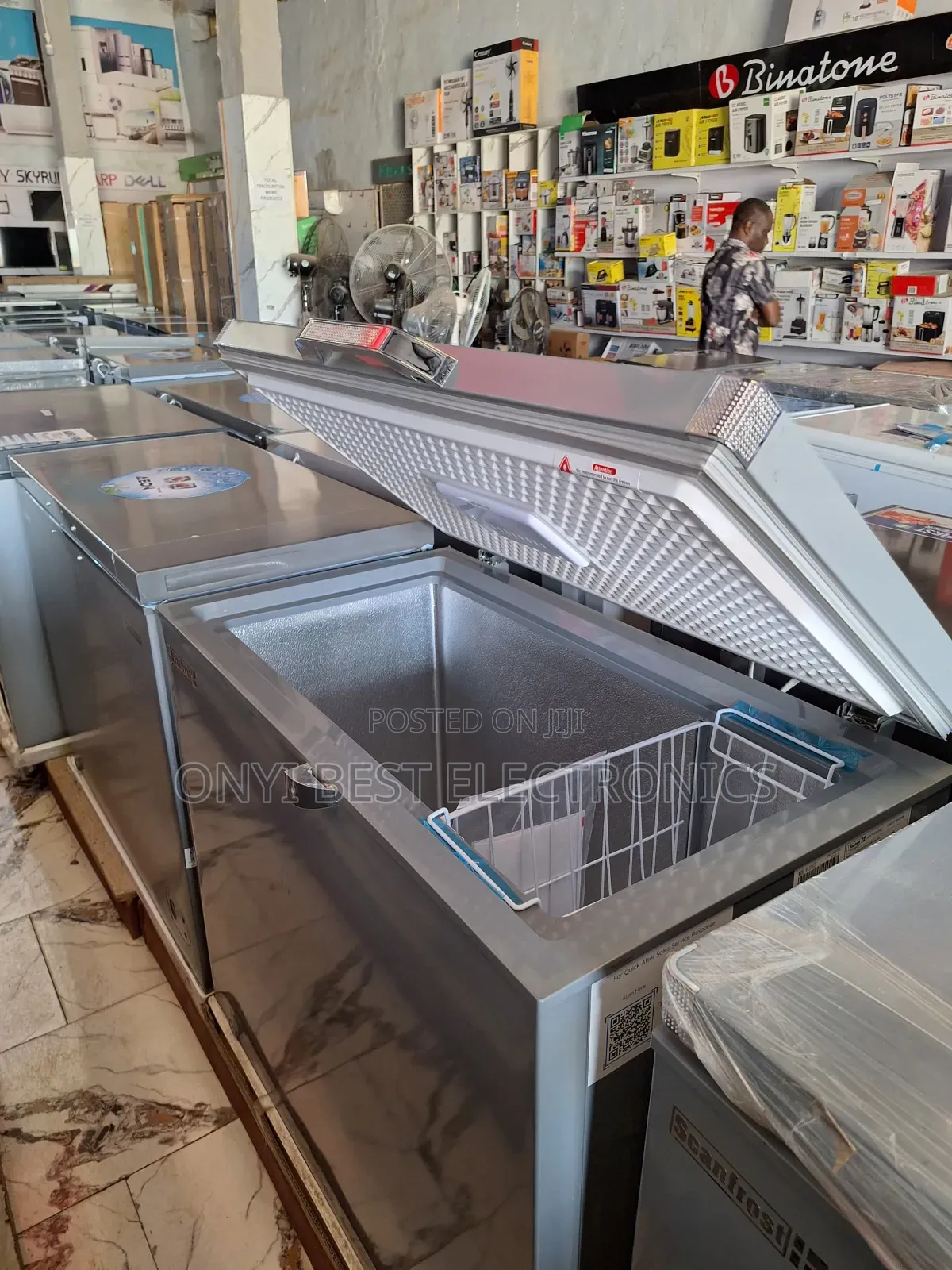 Scanfrost Chest Freezer 200 Litres Silver Sfl200eco
