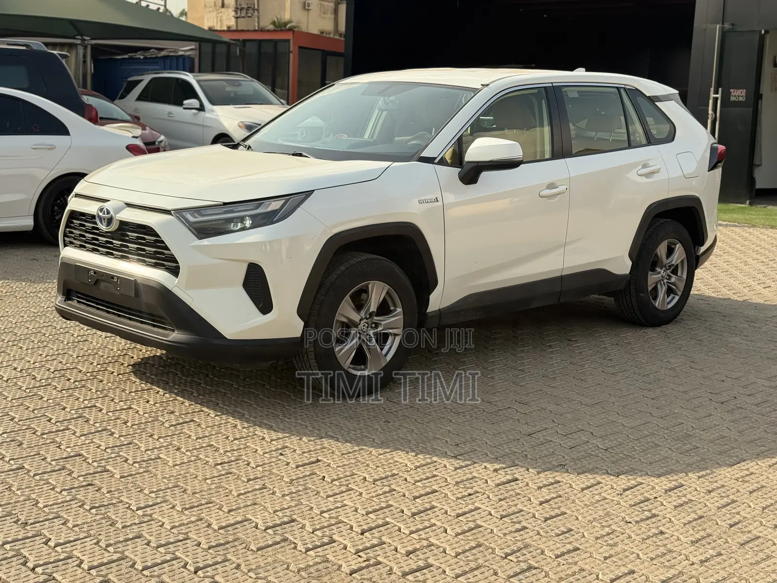 Toyota RAV4 Limited 2021 White