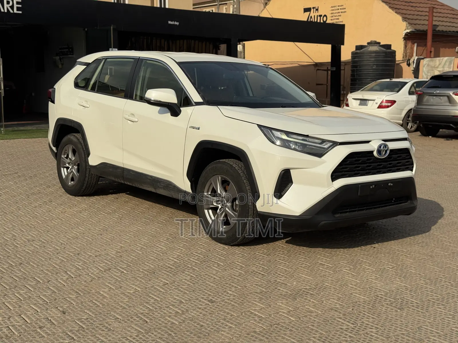 Toyota RAV4 Limited 2021 White