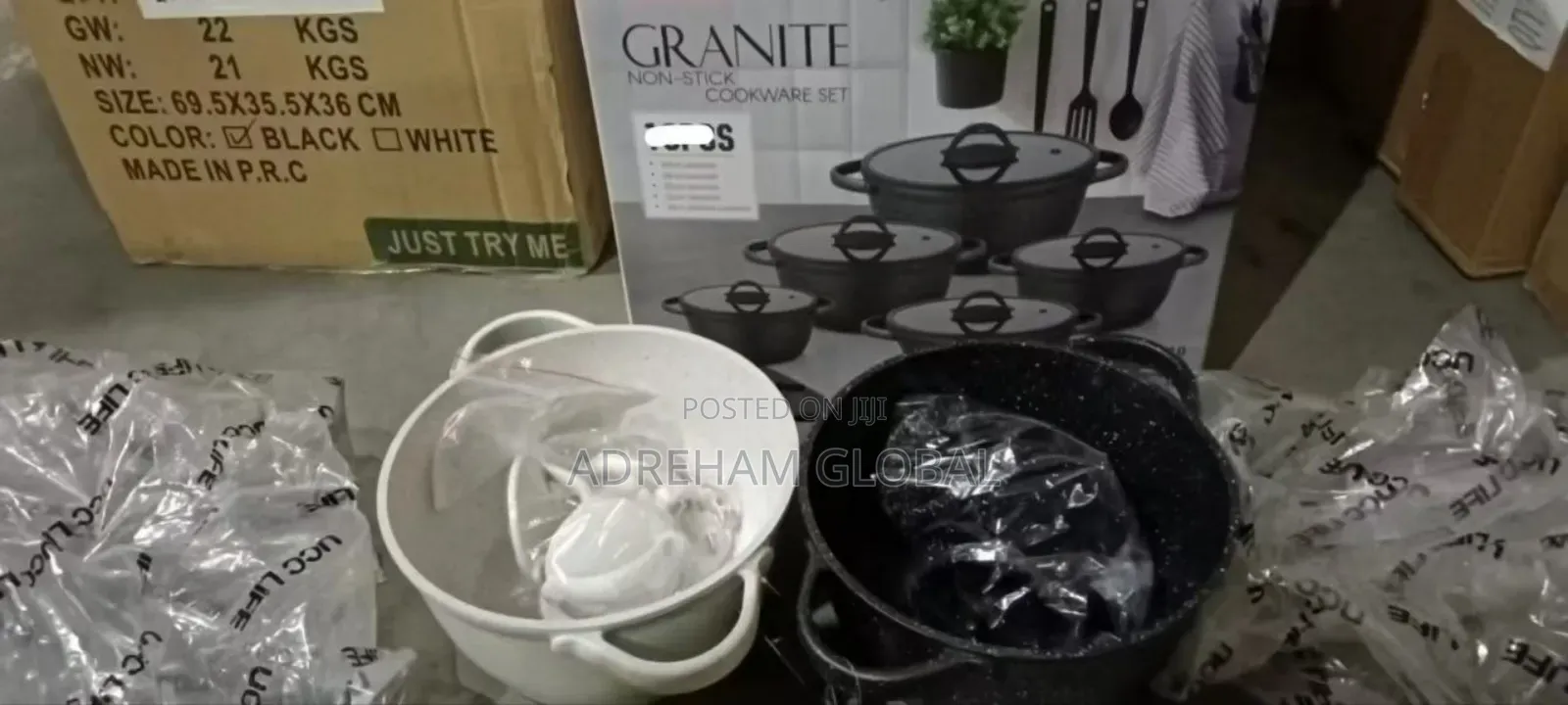 Ucclife Pot Set 
Available in Black and White