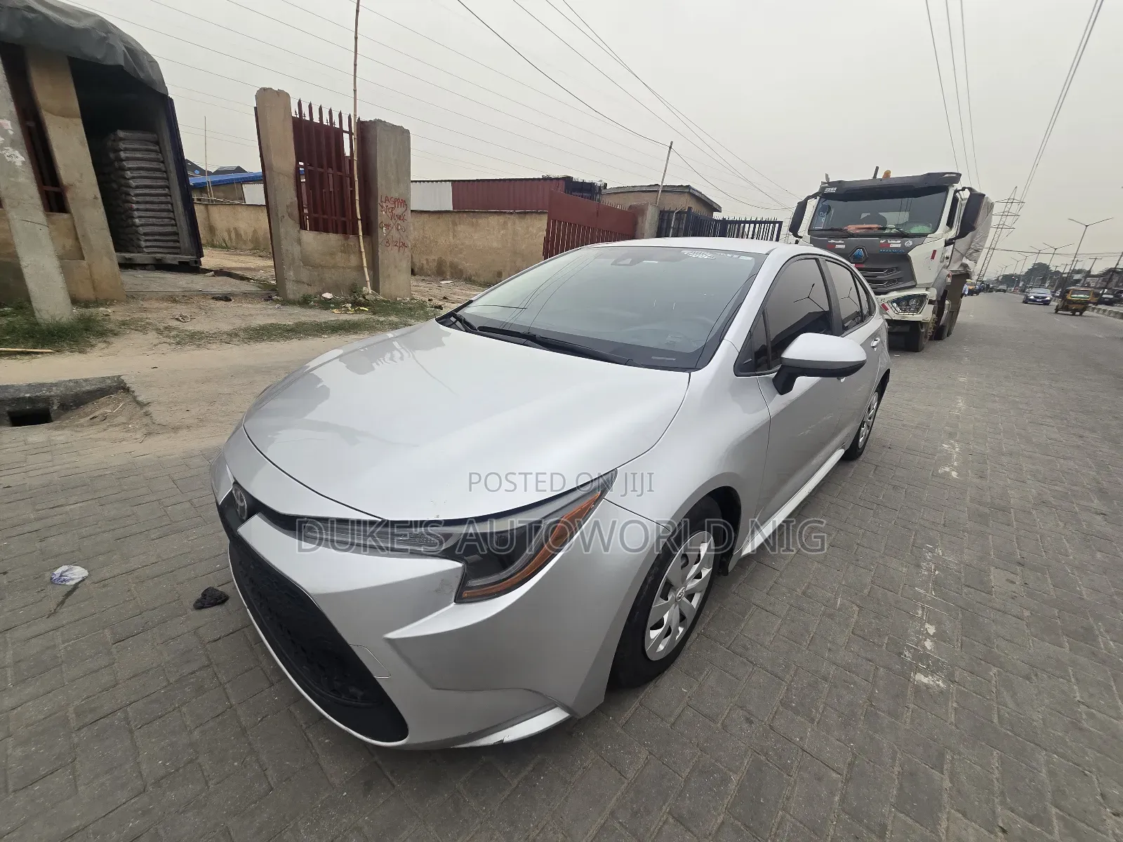 Toyota Corolla LE 2021 Silver