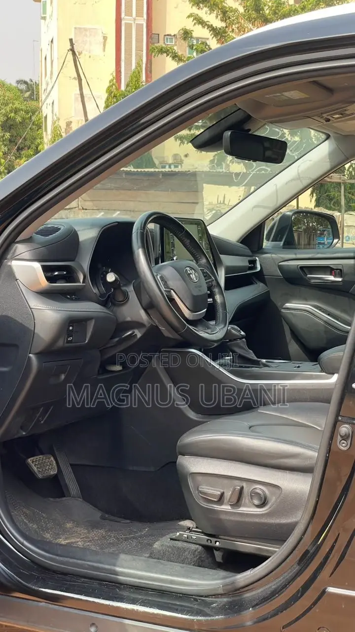 Toyota Highlander XLE 2022 Black