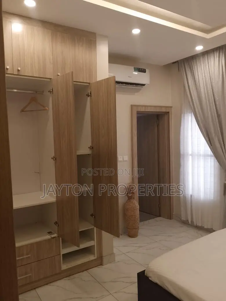 3 Bedroom Apartments