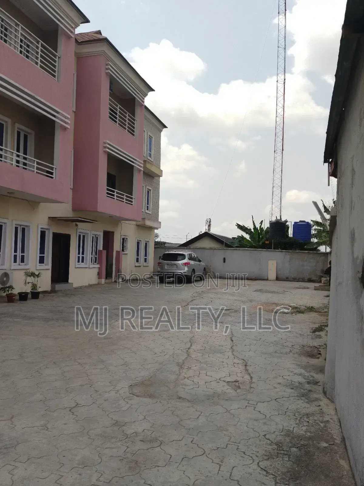 3bdrm Apartment in Ikeja GRA for sale