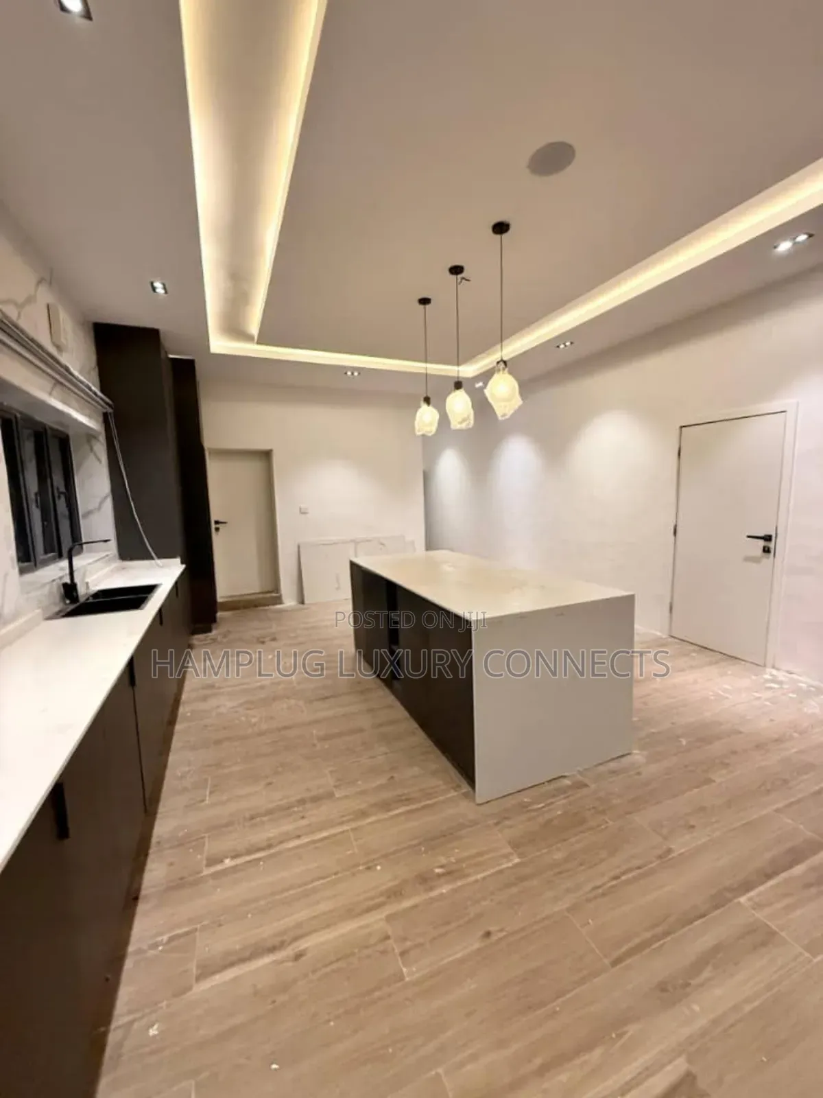 Furnished 5bdrm Duplex in Idu for sale