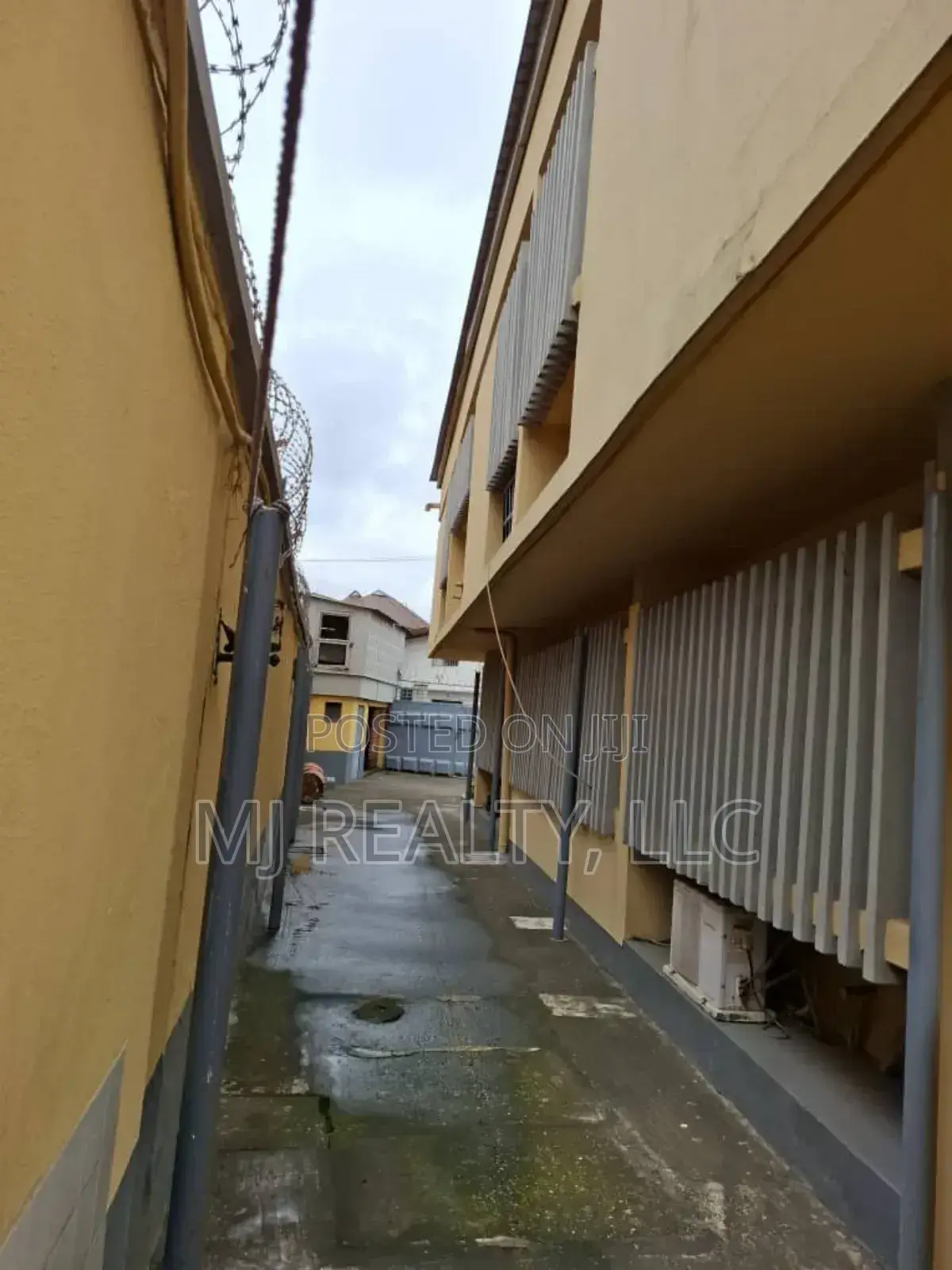 5bdrm Duplex in Opebi for sale