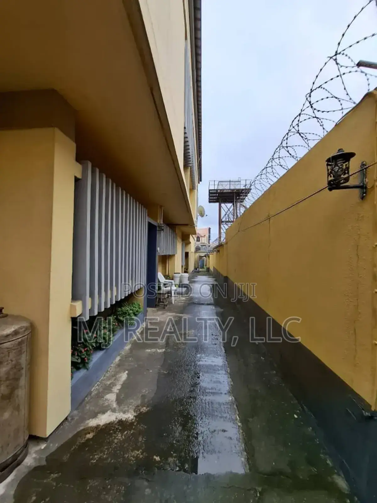 5bdrm Duplex in Opebi for sale