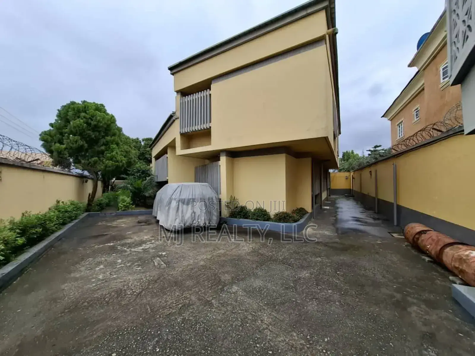 5bdrm Duplex in Opebi for sale