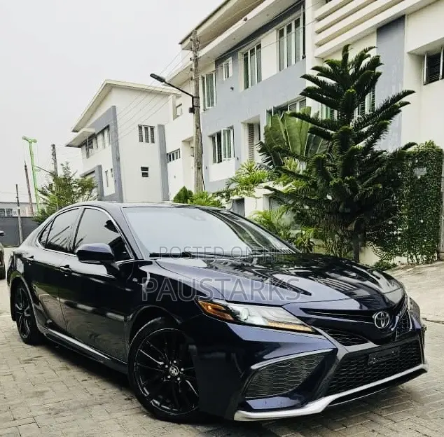 Toyota Camry XSE 2021 Blue