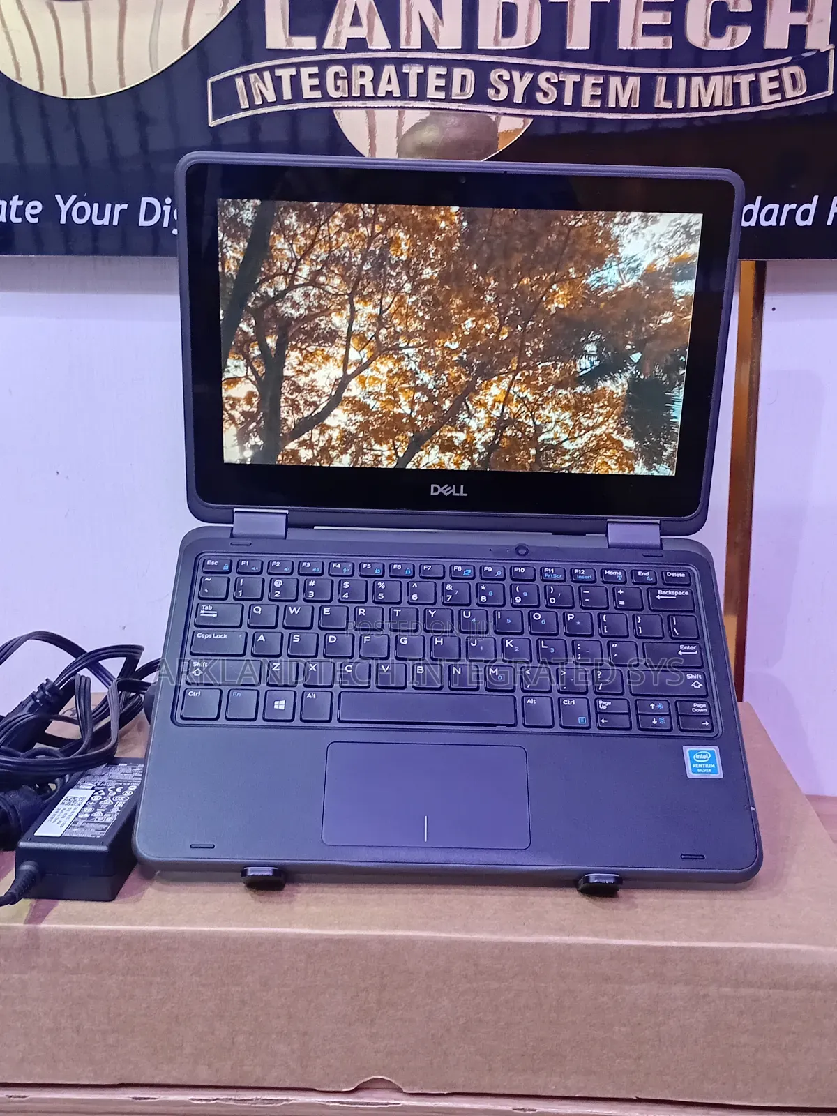 Laptop Dell Latitude 2100 8GB Intel Pentium SSD 256GB