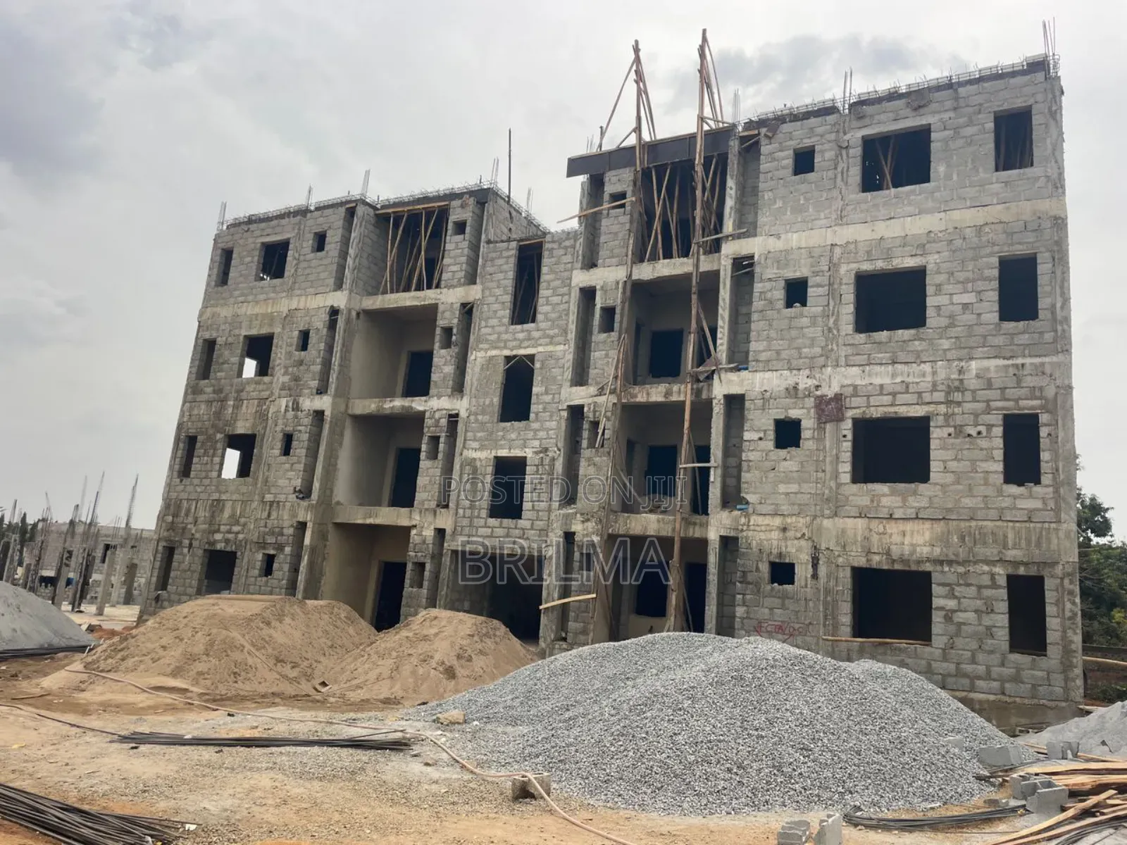 3bdrm Block of Flats in Idu for sale