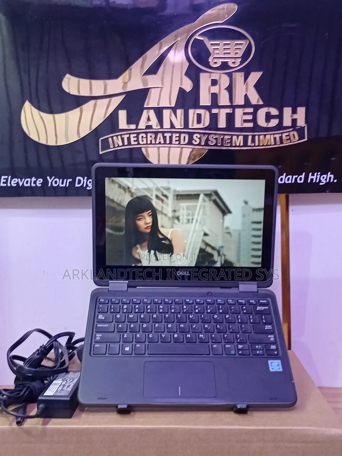 Laptop Dell Latitude 3180 8GB Intel Pentium SSD 128GB