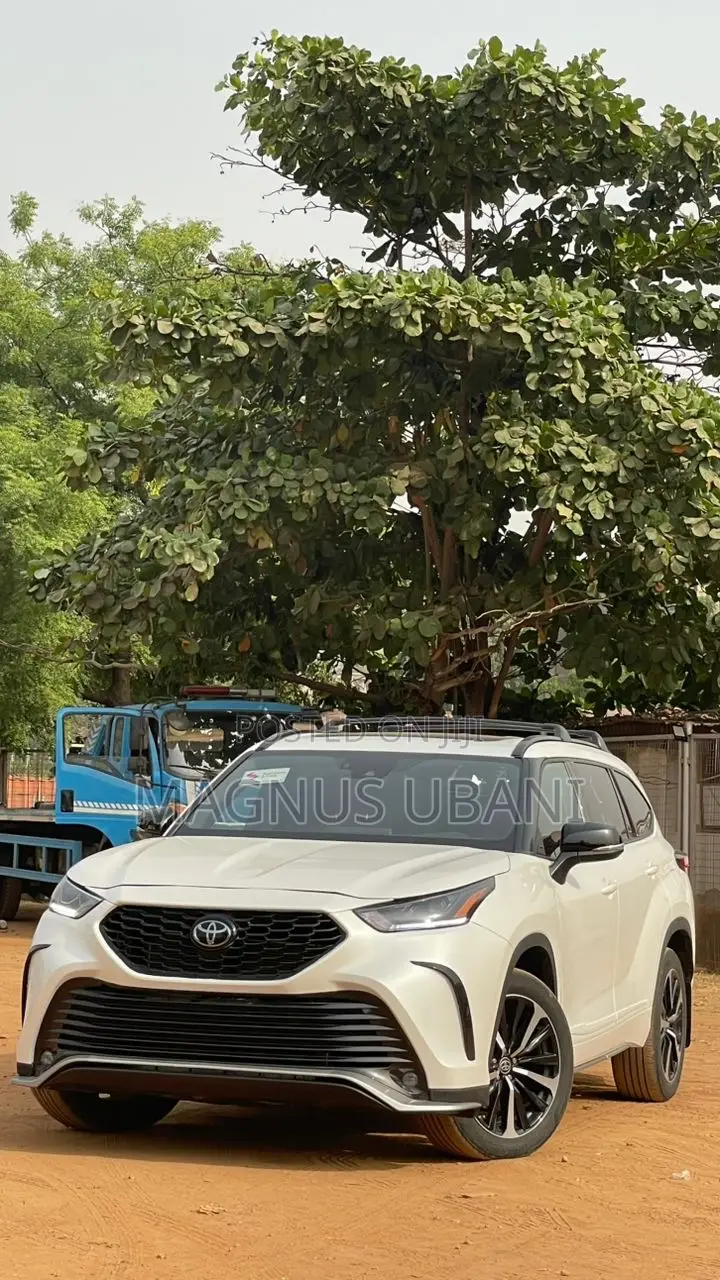 Toyota Highlander XSE 2022 White