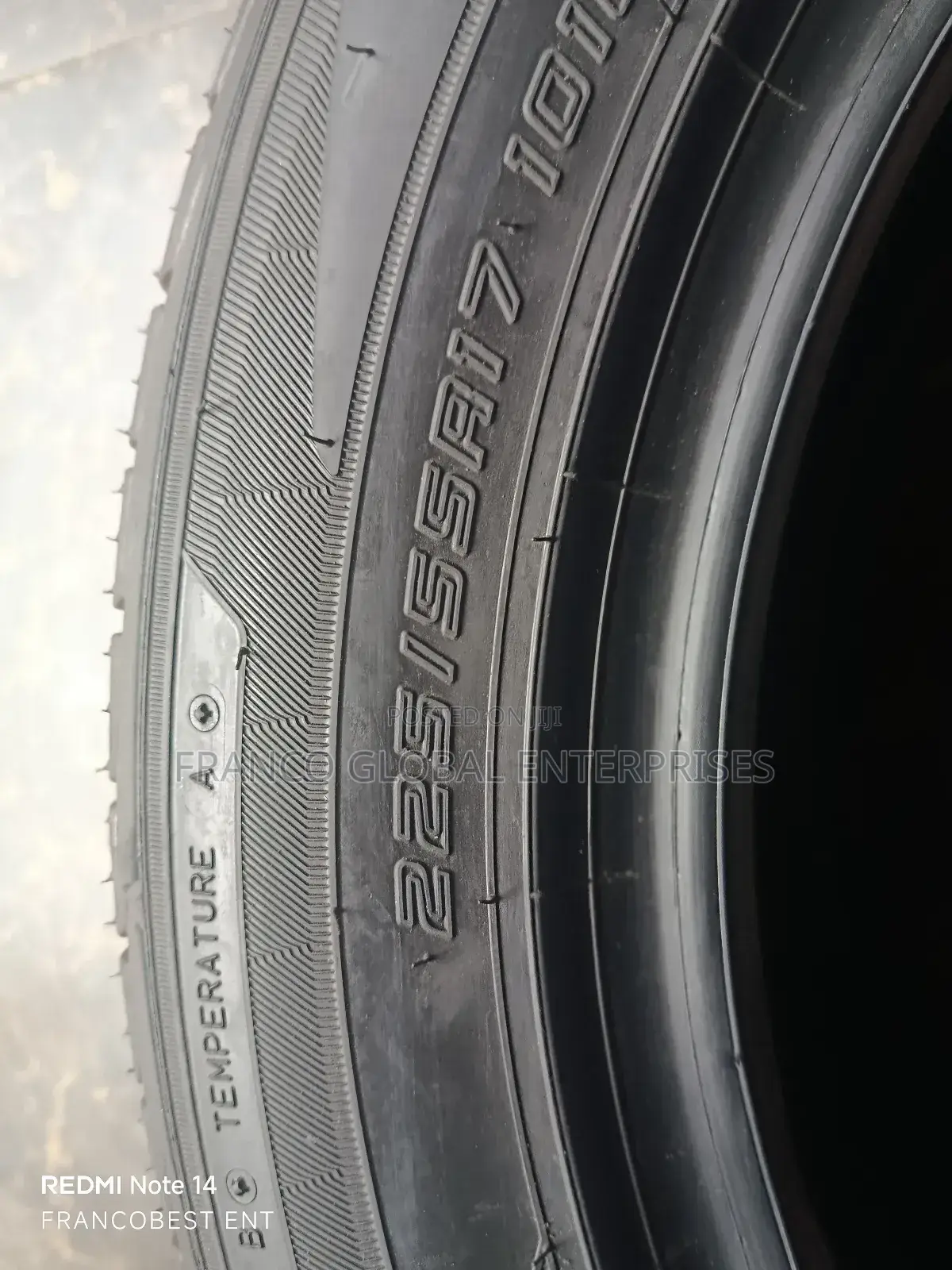 225/55r17 Dunlop Tire
