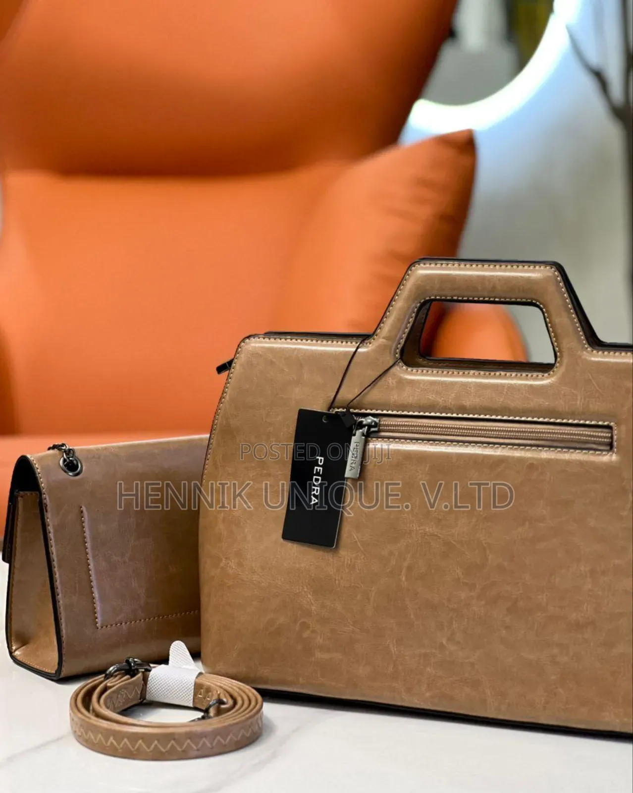 Classy Pedra Hand Bag