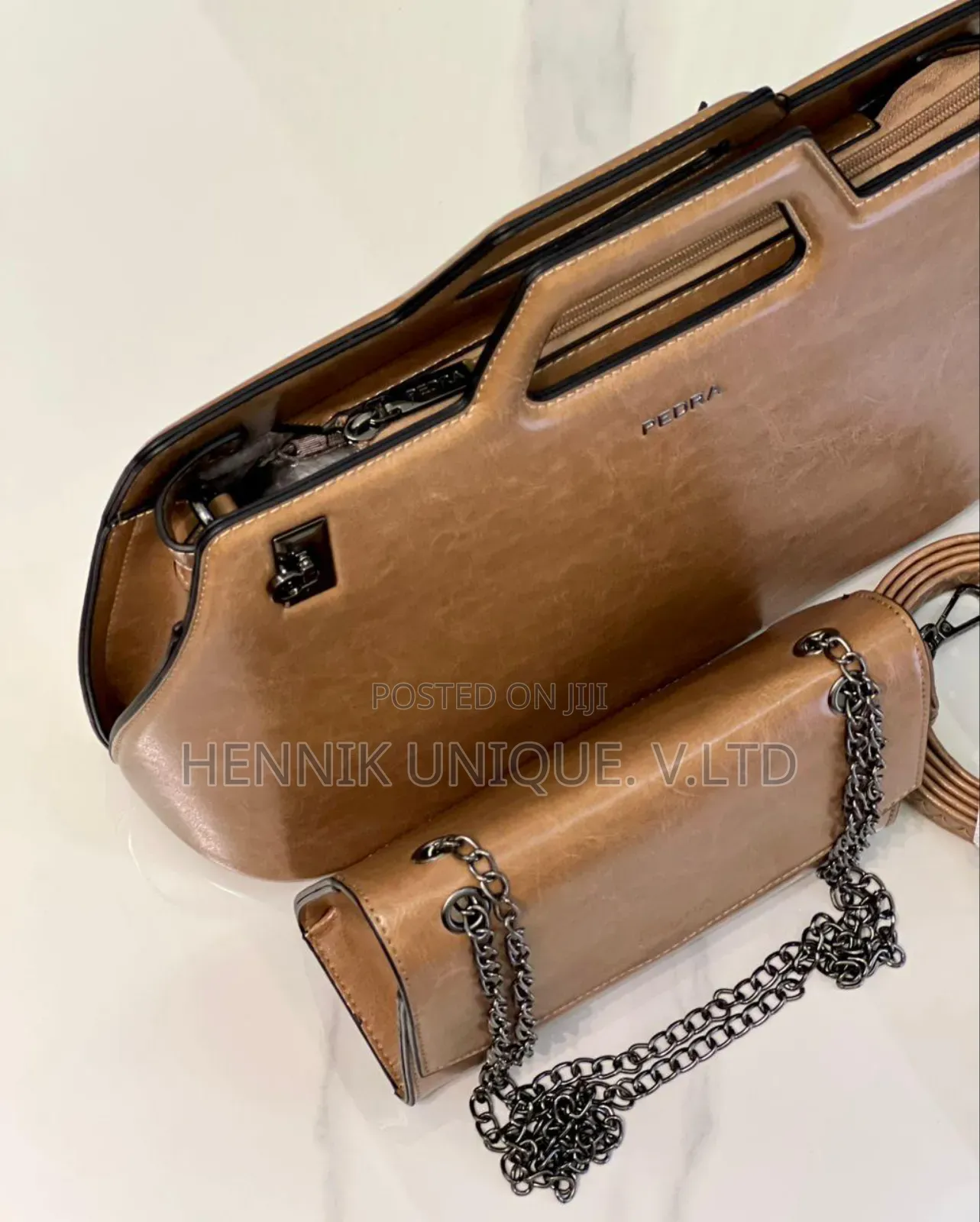 Classy Pedra Hand Bag