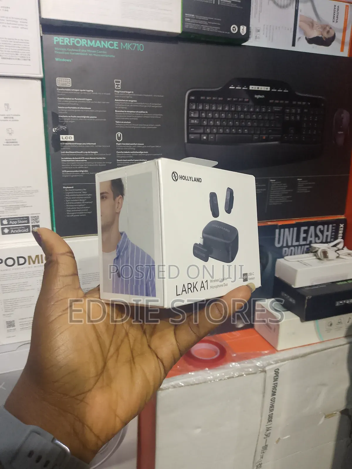 Hollyland Lark A1 Wireless Lavalier Microphone Combo