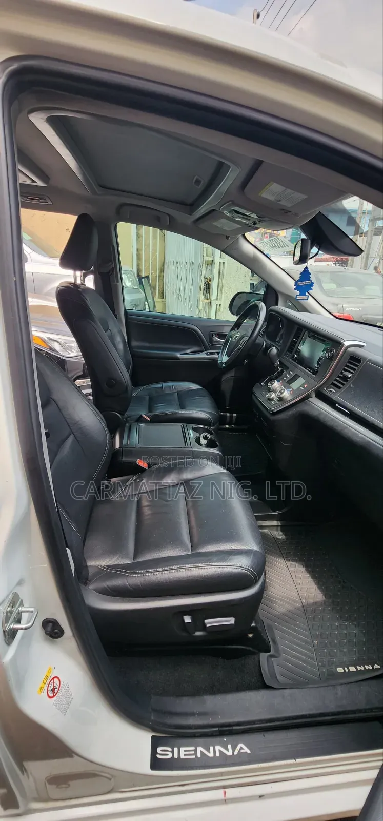 Toyota Sienna SE Premium (3.5L 6cyl 8A) 2018 White