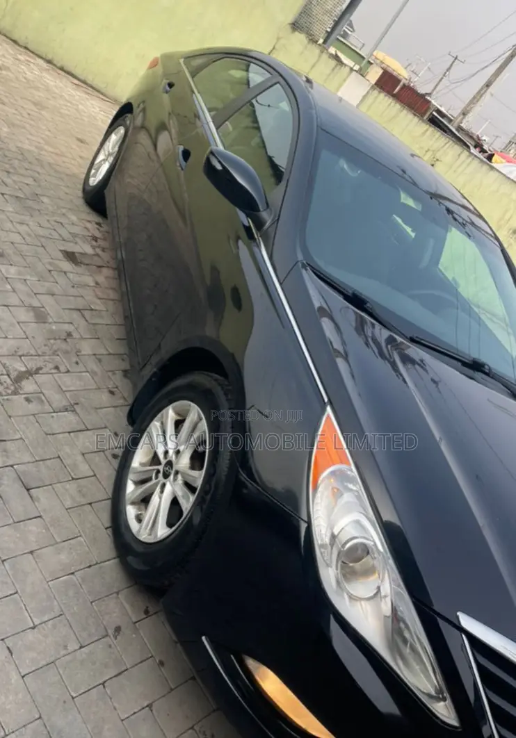 Hyundai Sonata SE Sedan FWD (2.4L 4cyl 6A) 2013 Black