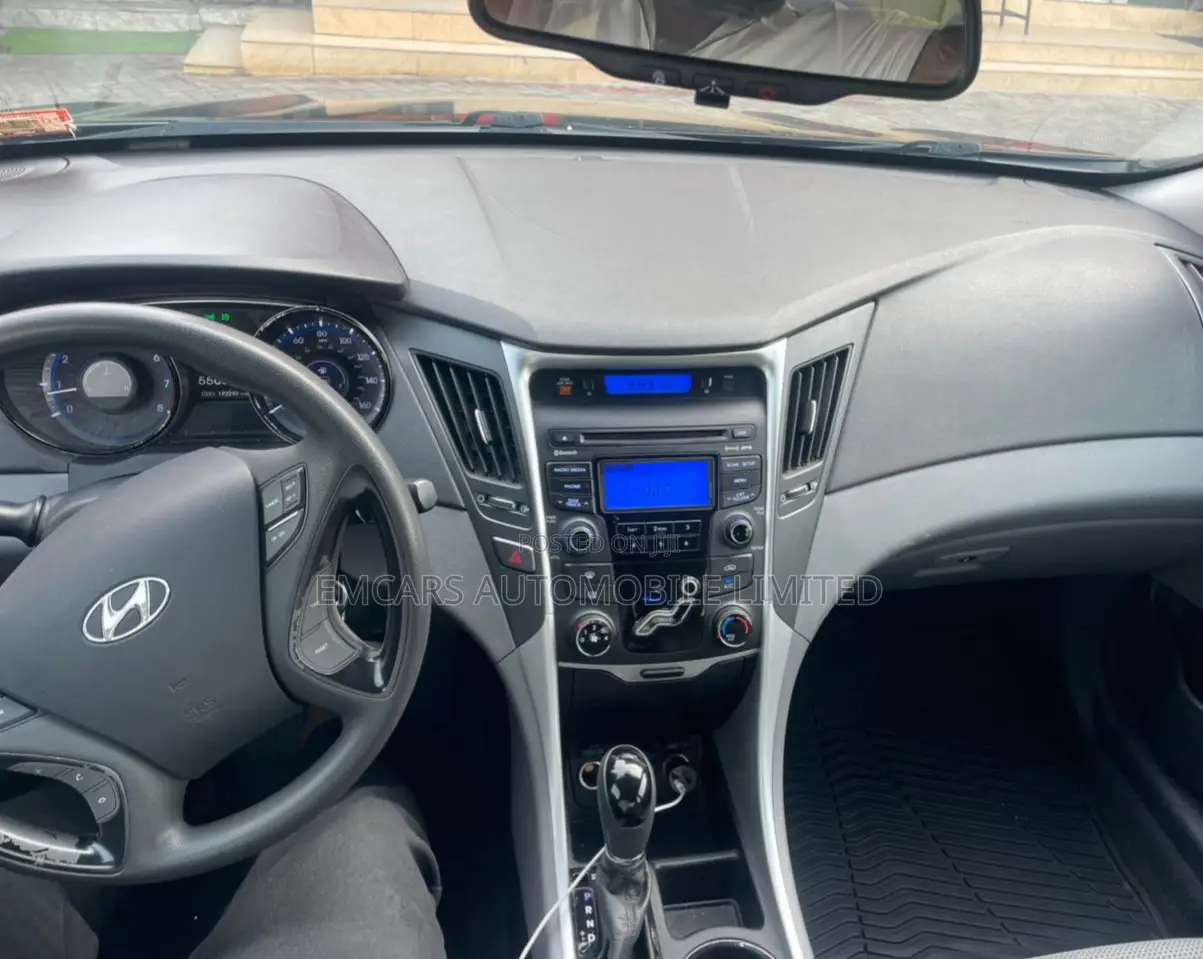 Hyundai Sonata SE Sedan FWD (2.4L 4cyl 6A) 2013 Black